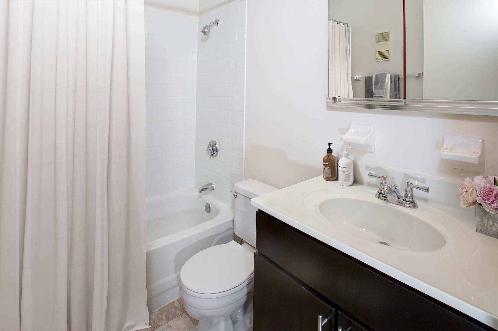 Marlboro Classic Apt & Redwood Square 7 of 22