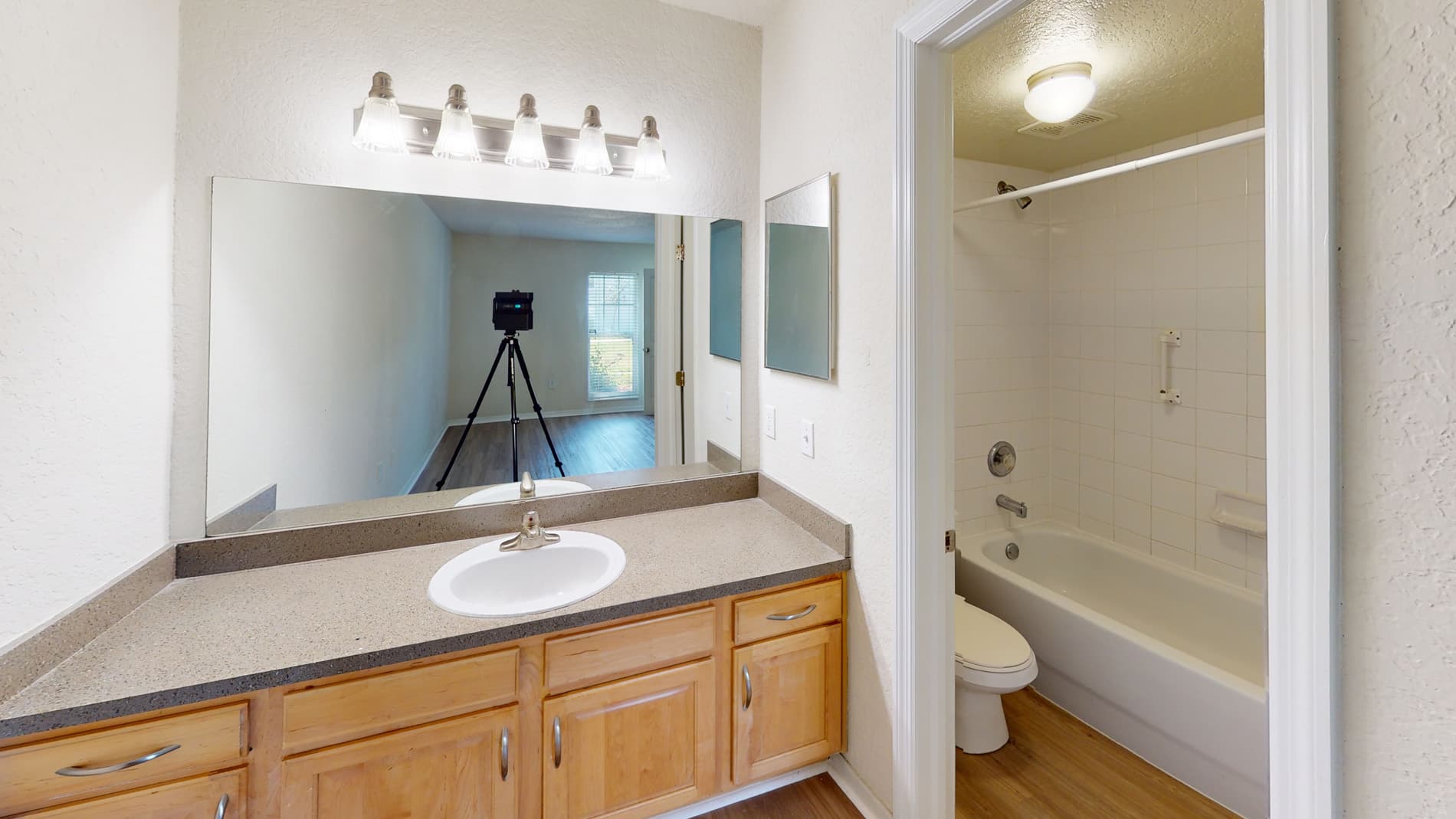 The Breyley Apartments 4 of 5