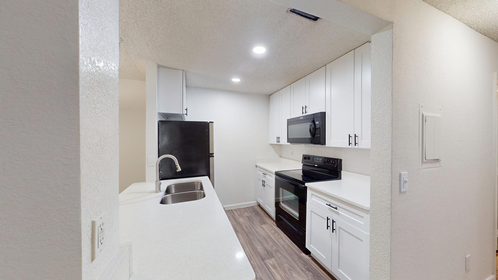 Altamira Place Apartment Homes 2 of 5