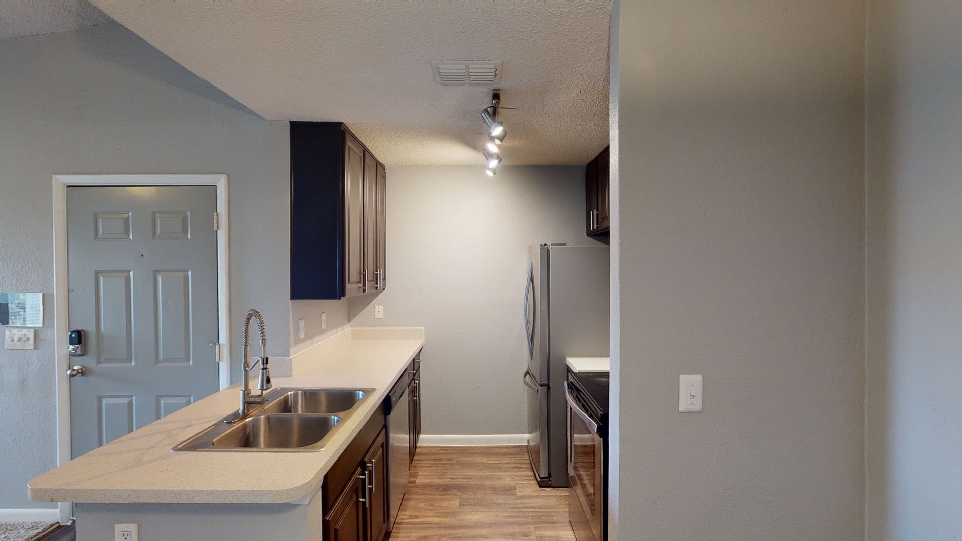 Altamira Place Apartment Homes 2 of 5