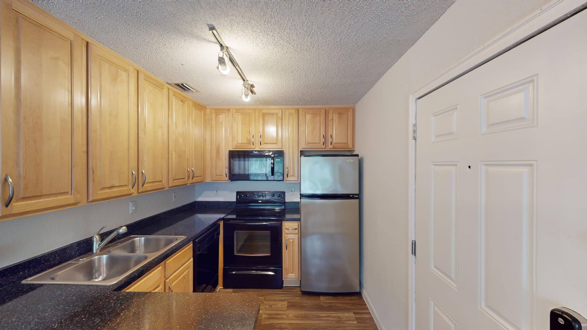 Altamira Place Apartment Homes 1 of 5