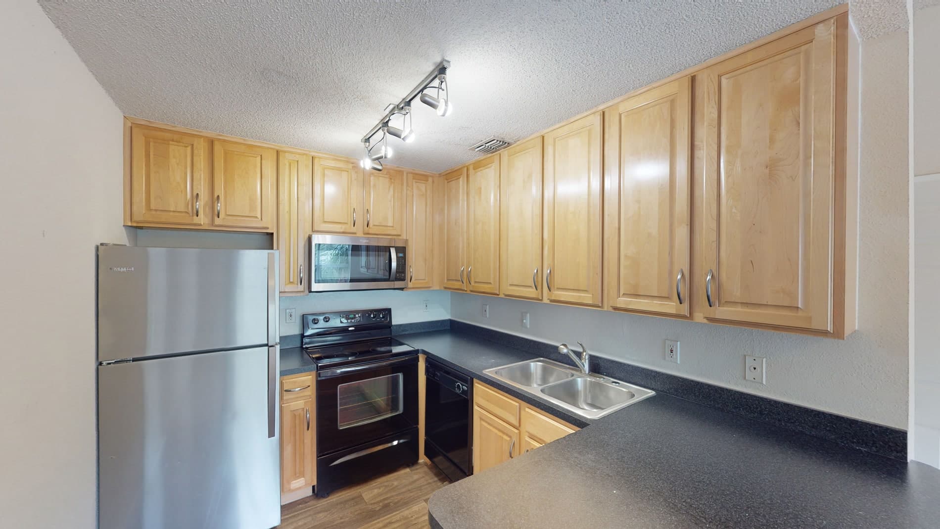 Altamira Place Apartment Homes 1 of 5