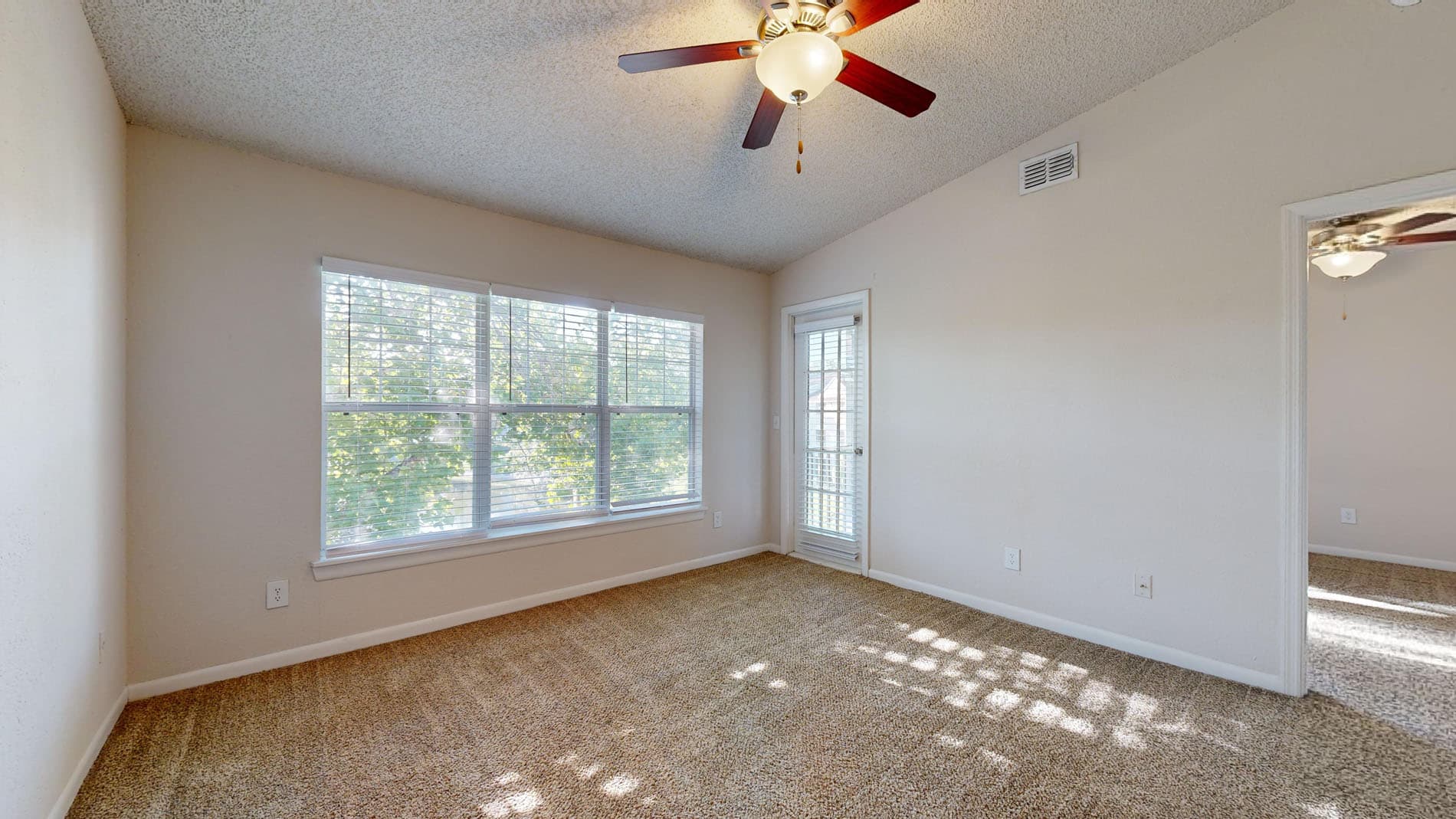 Altamira Place Apartment Homes 2 of 5