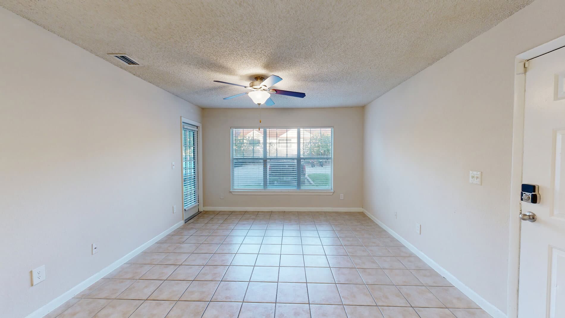 Altamira Place Apartment Homes 2 of 5