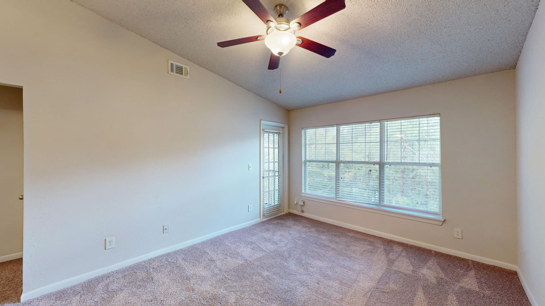 Altamira Place Apartment Homes 2 of 5