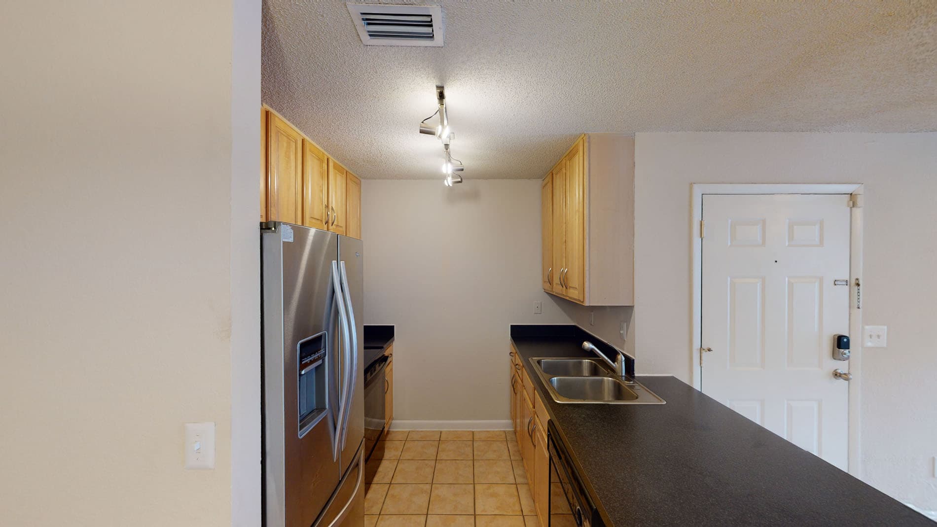 Altamira Place Apartment Homes 2 of 5