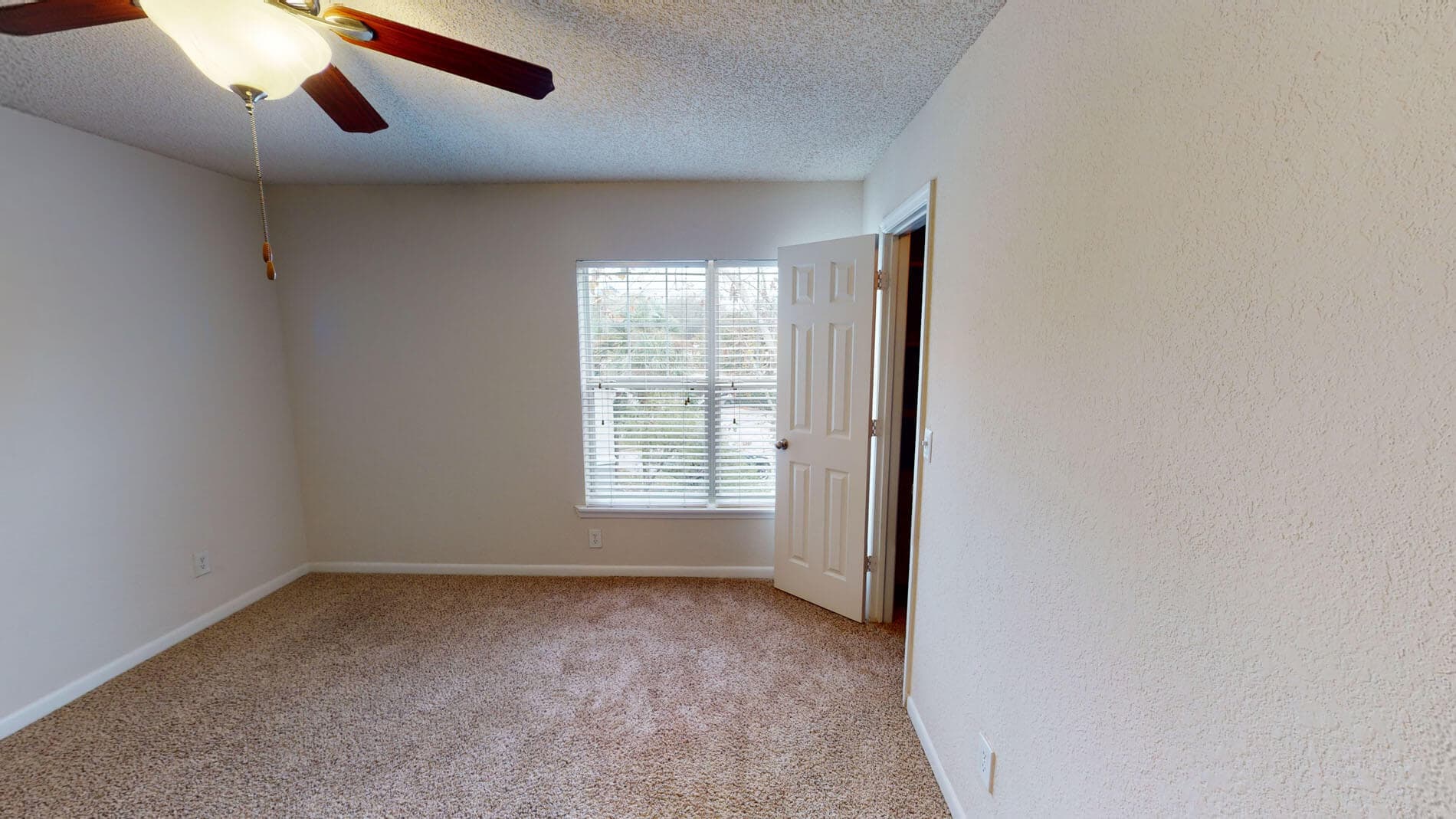 Altamira Place Apartment Homes 2 of 5