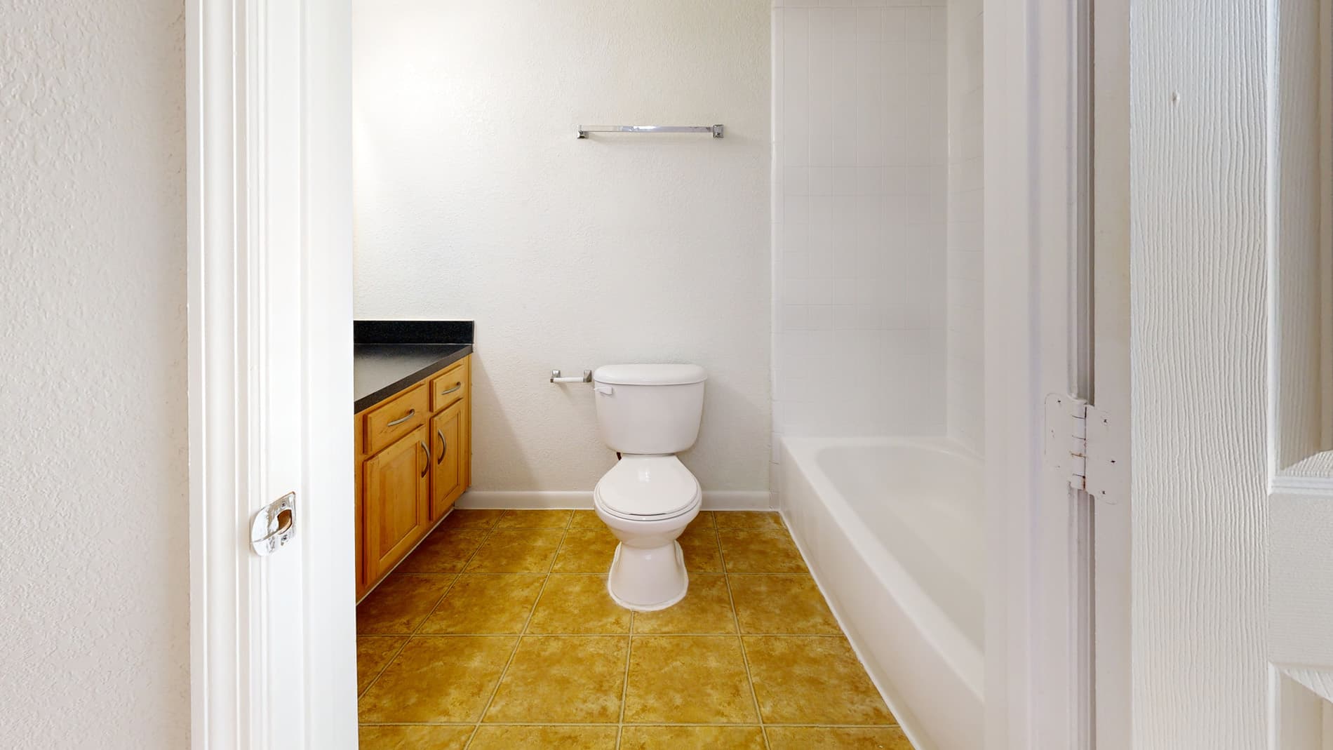 Altamira Place Apartment Homes 4 of 5