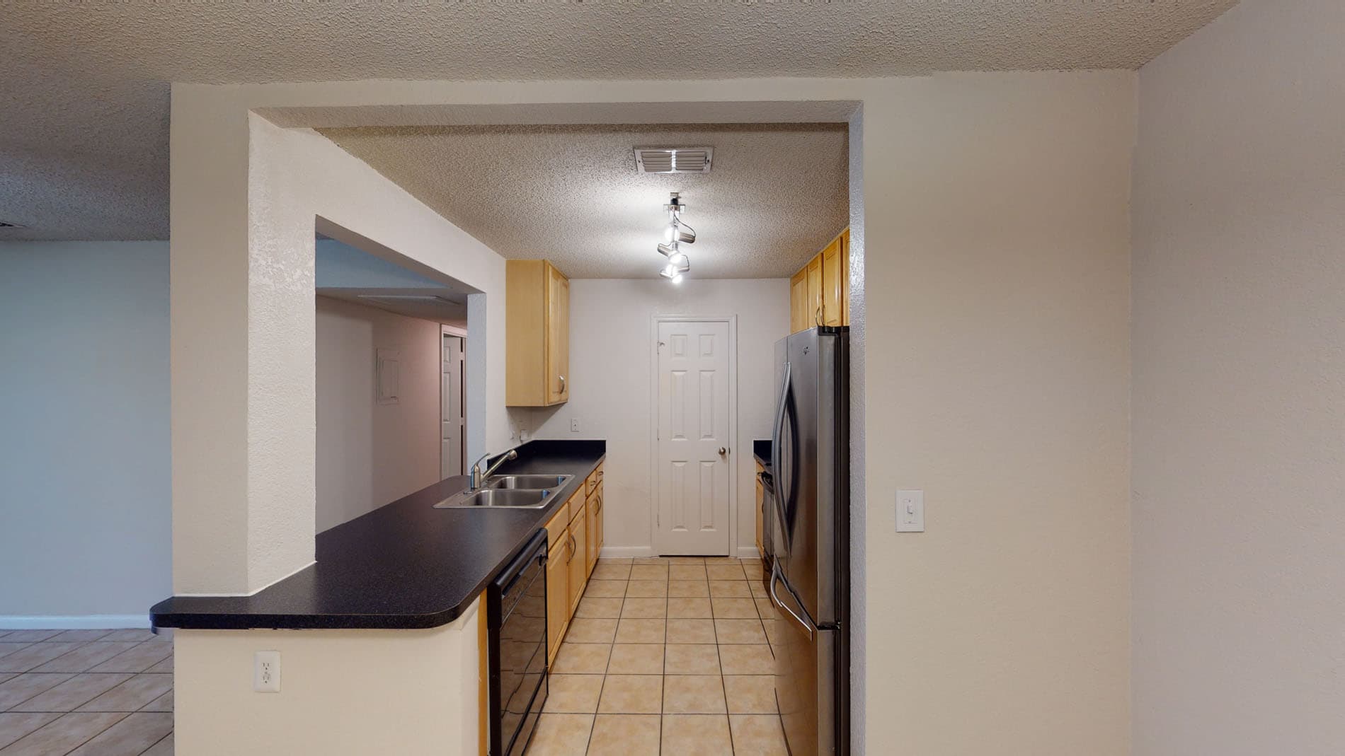 Altamira Place Apartment Homes 2 of 5