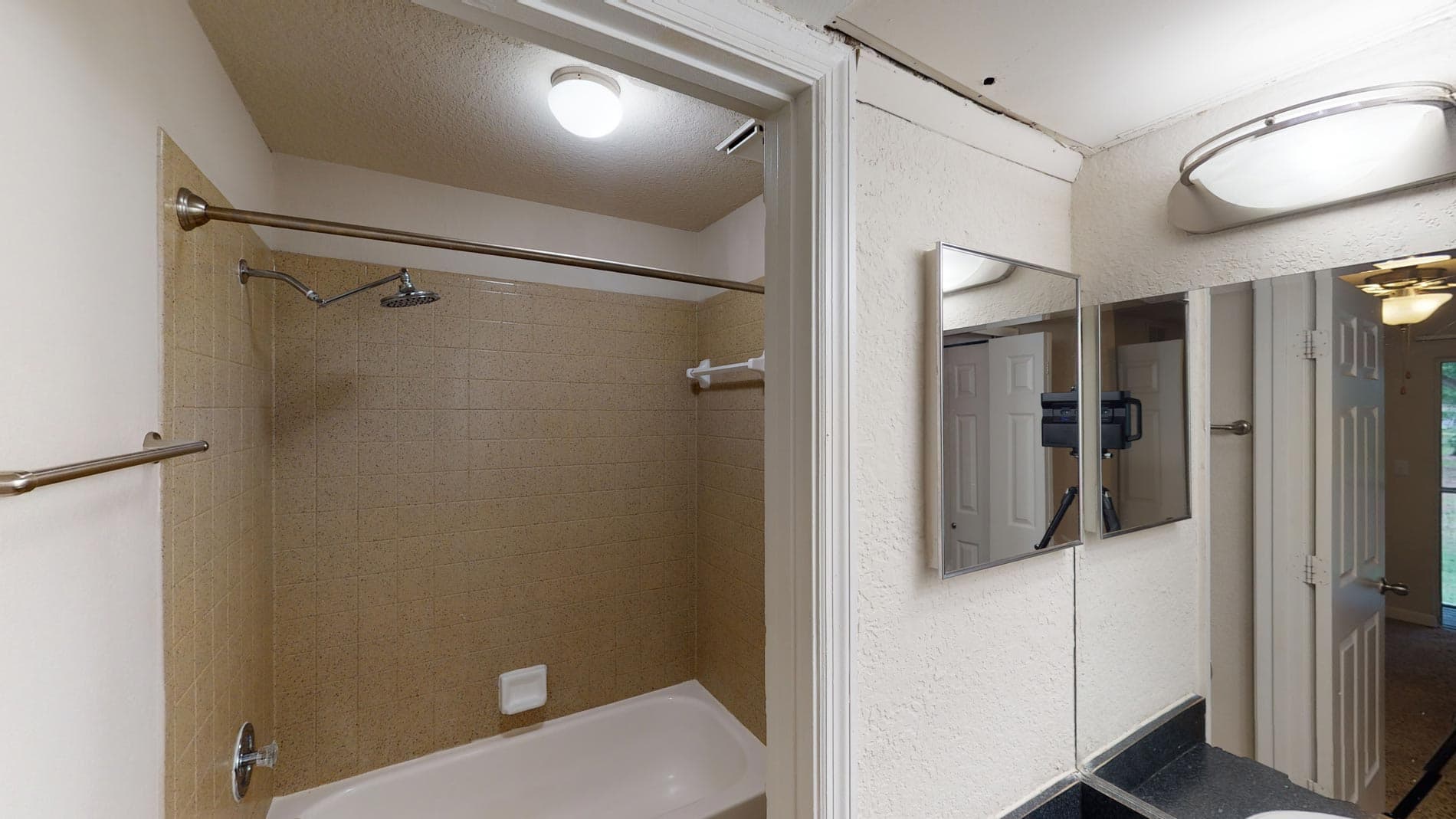 Altamira Place Apartment Homes 4 of 5