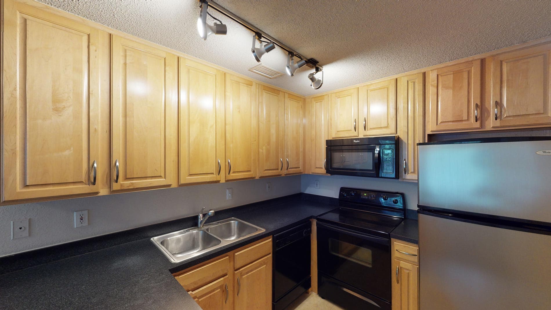 Altamira Place Apartment Homes 1 of 5