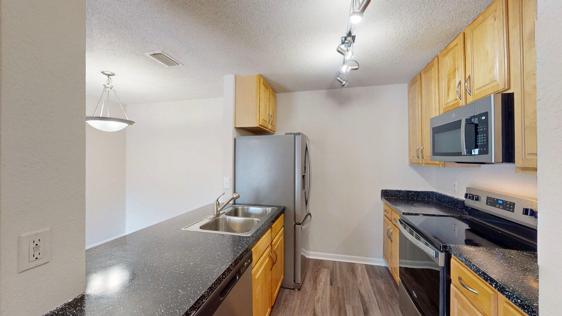 Altamira Place Apartment Homes 1 of 5