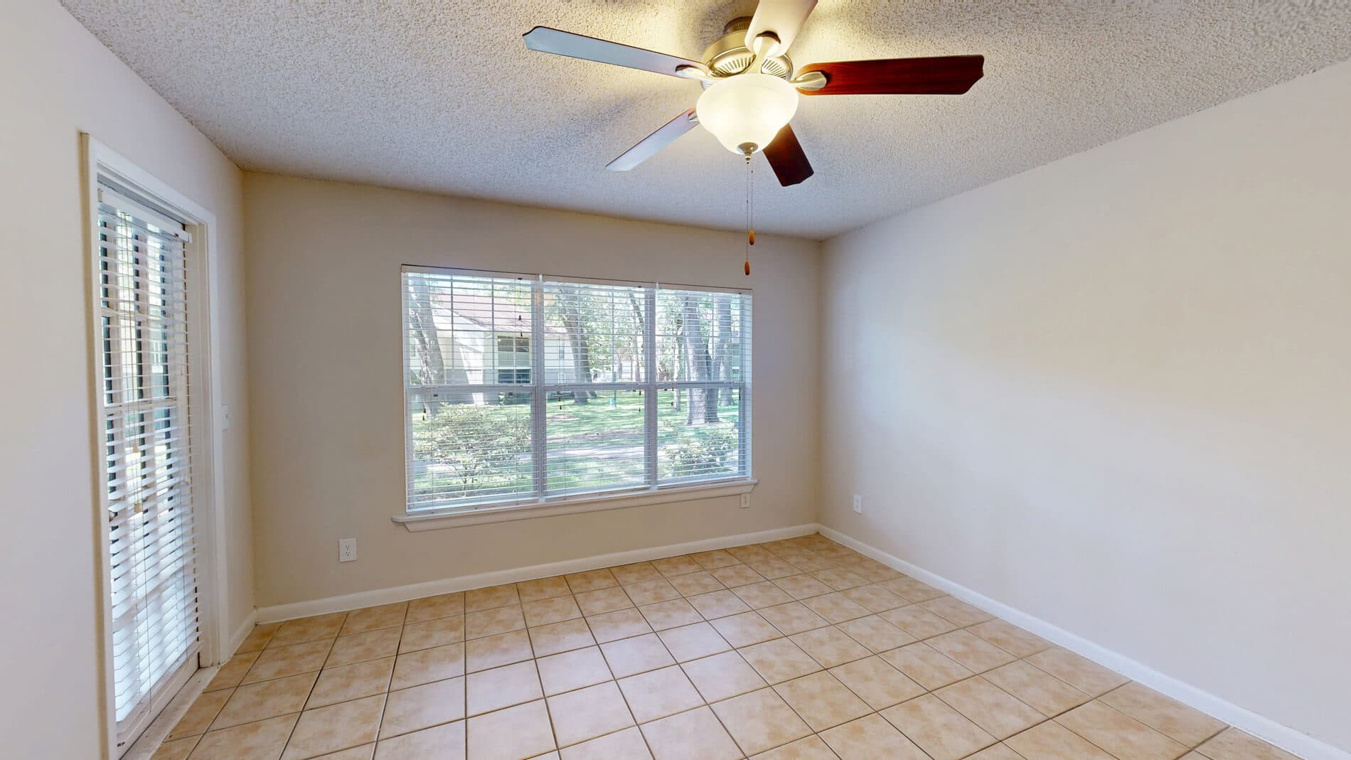 Altamira Place Apartment Homes 2 of 5