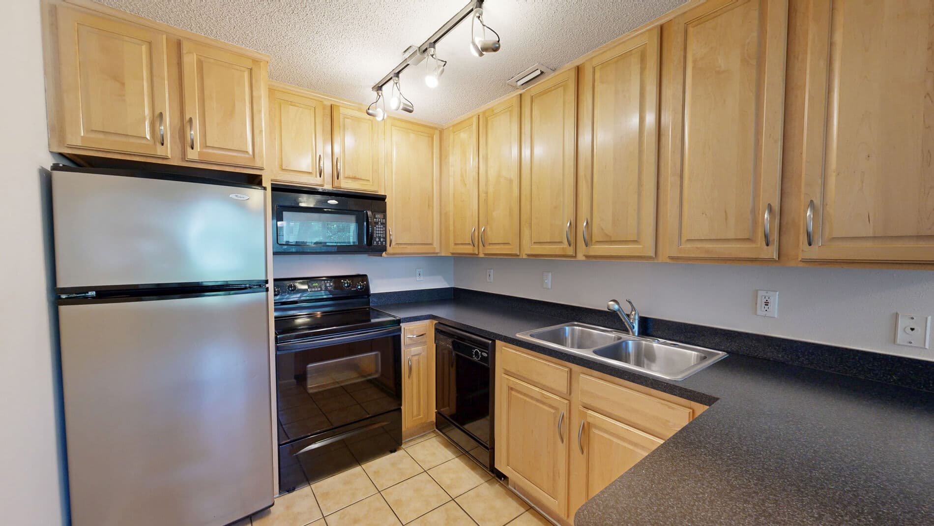 Altamira Place Apartment Homes 1 of 5