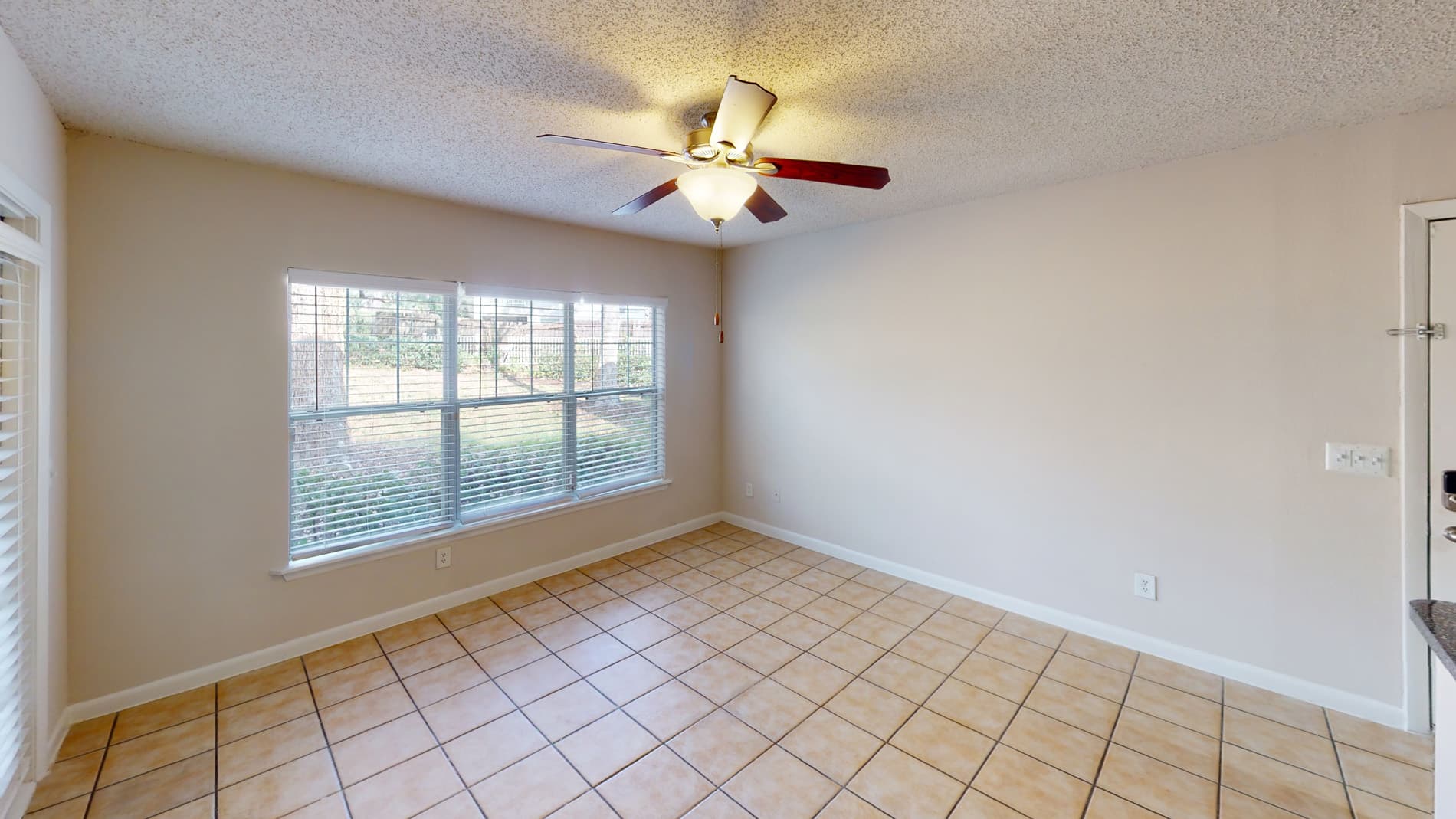 Altamira Place Apartment Homes 2 of 5