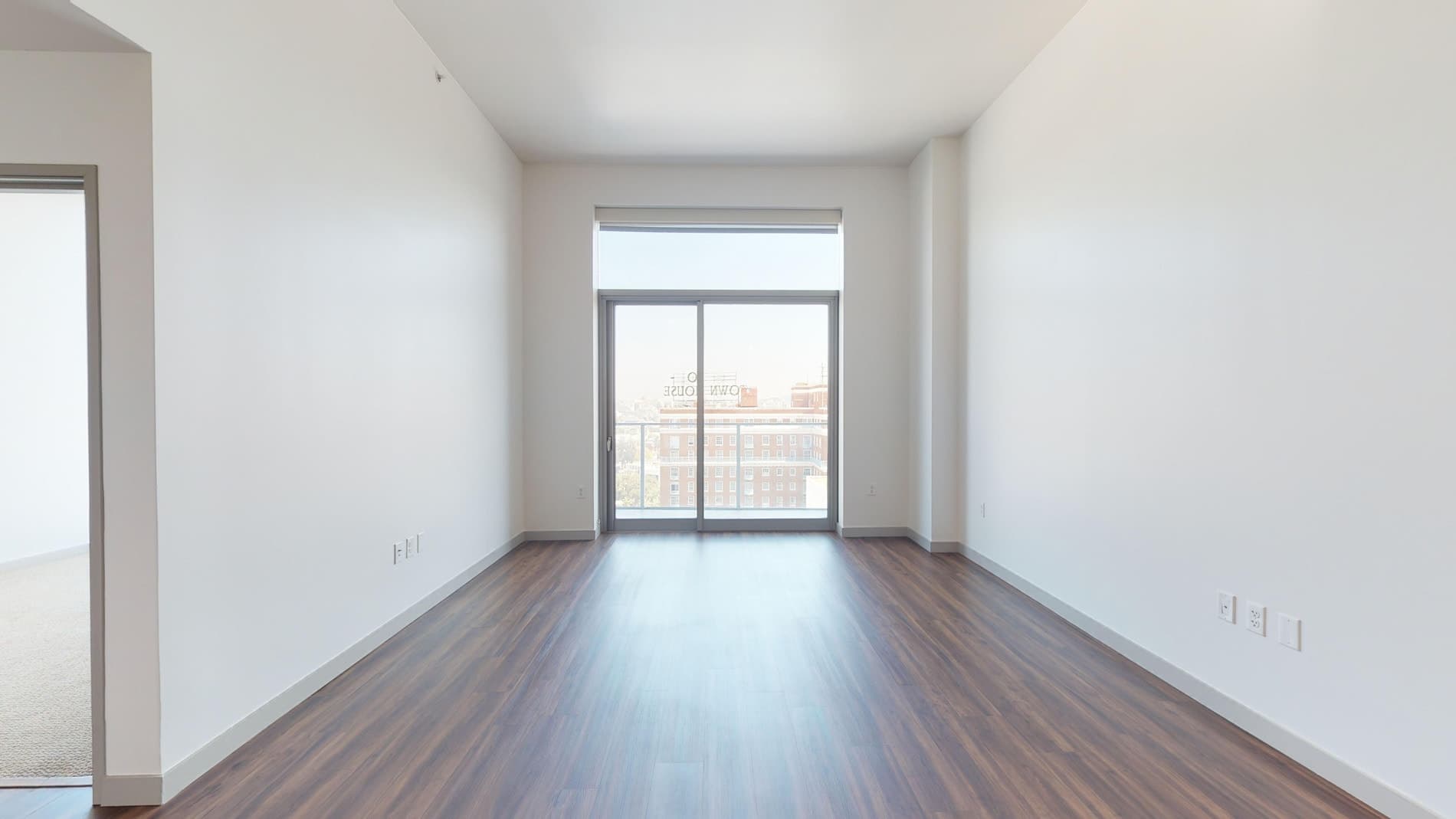 3033 Wilshire 2 of 5