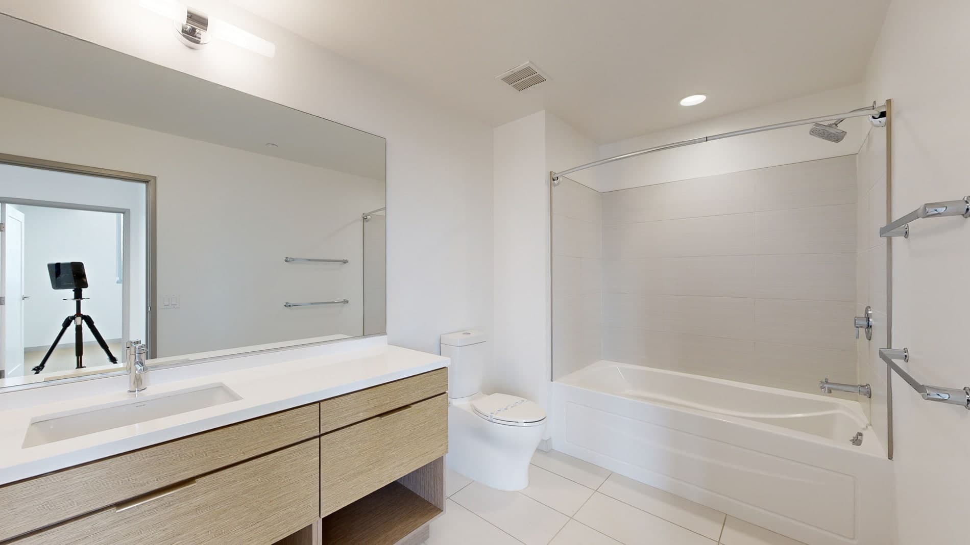 3033 Wilshire 4 of 5