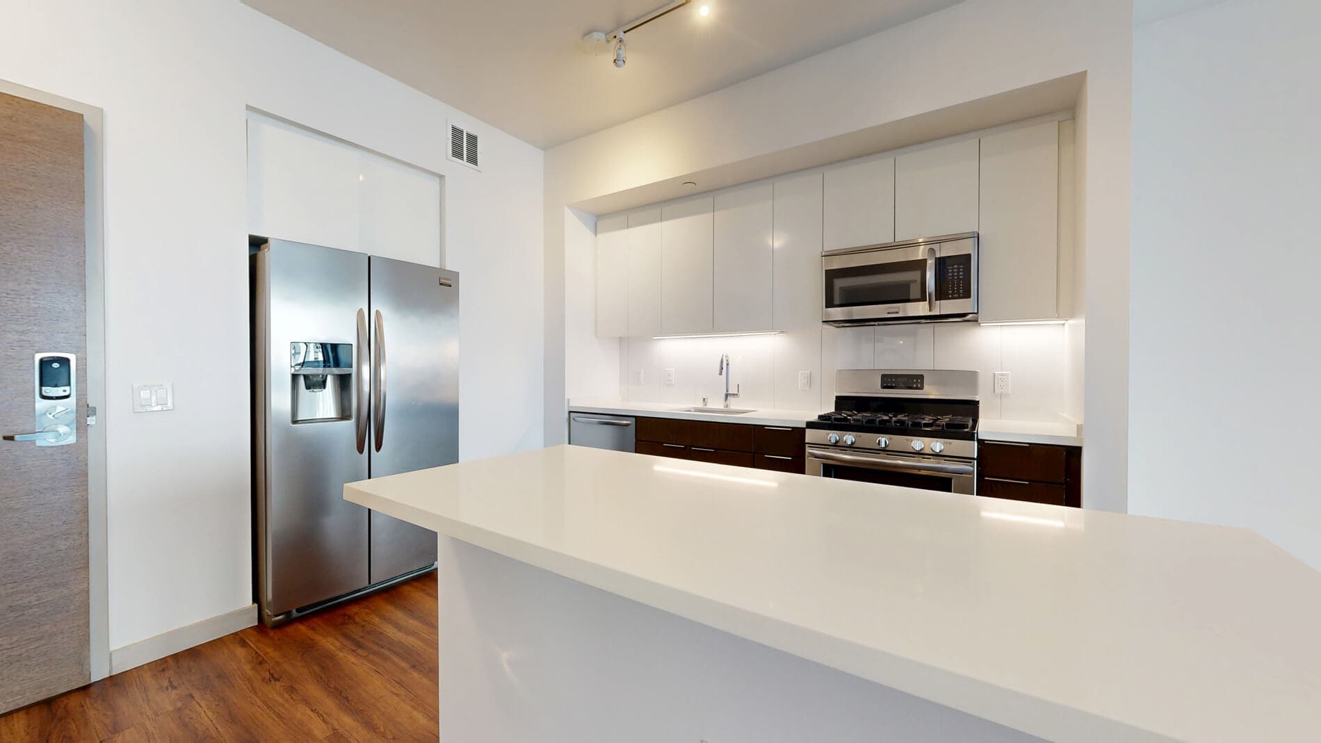 3033 Wilshire 1 of 5