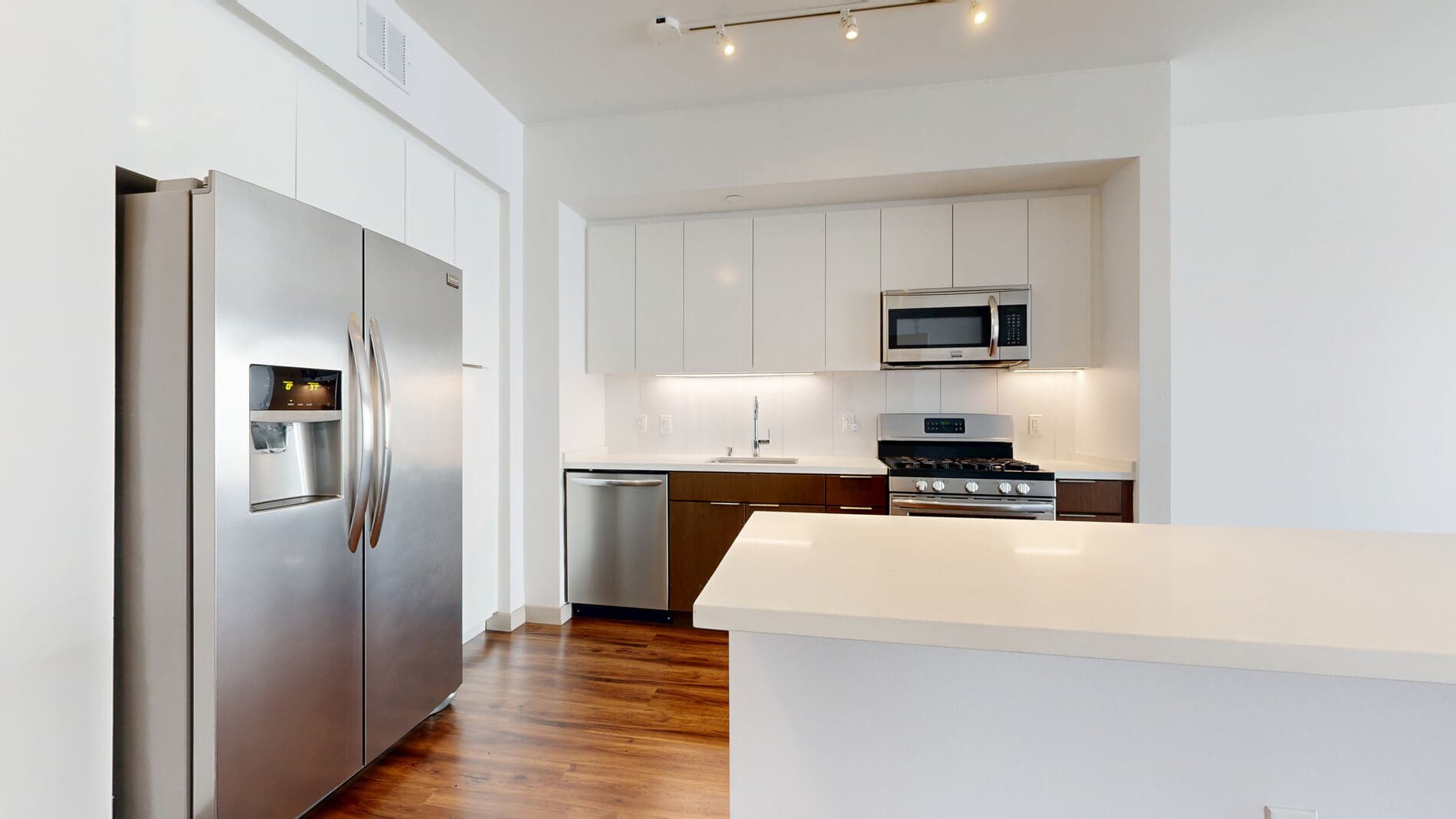 3033 Wilshire 1 of 5