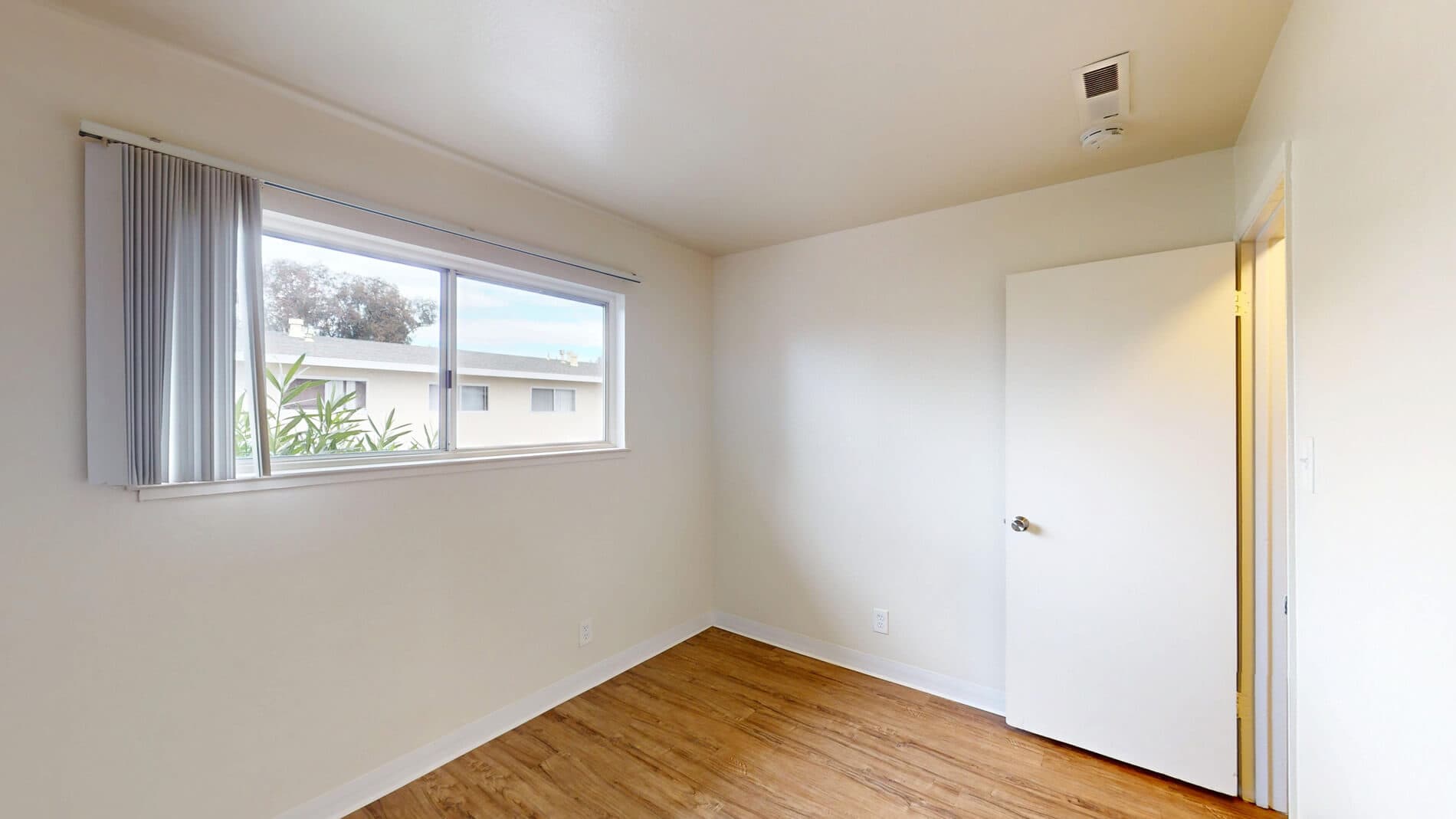 Bay Terrace 4 of 5