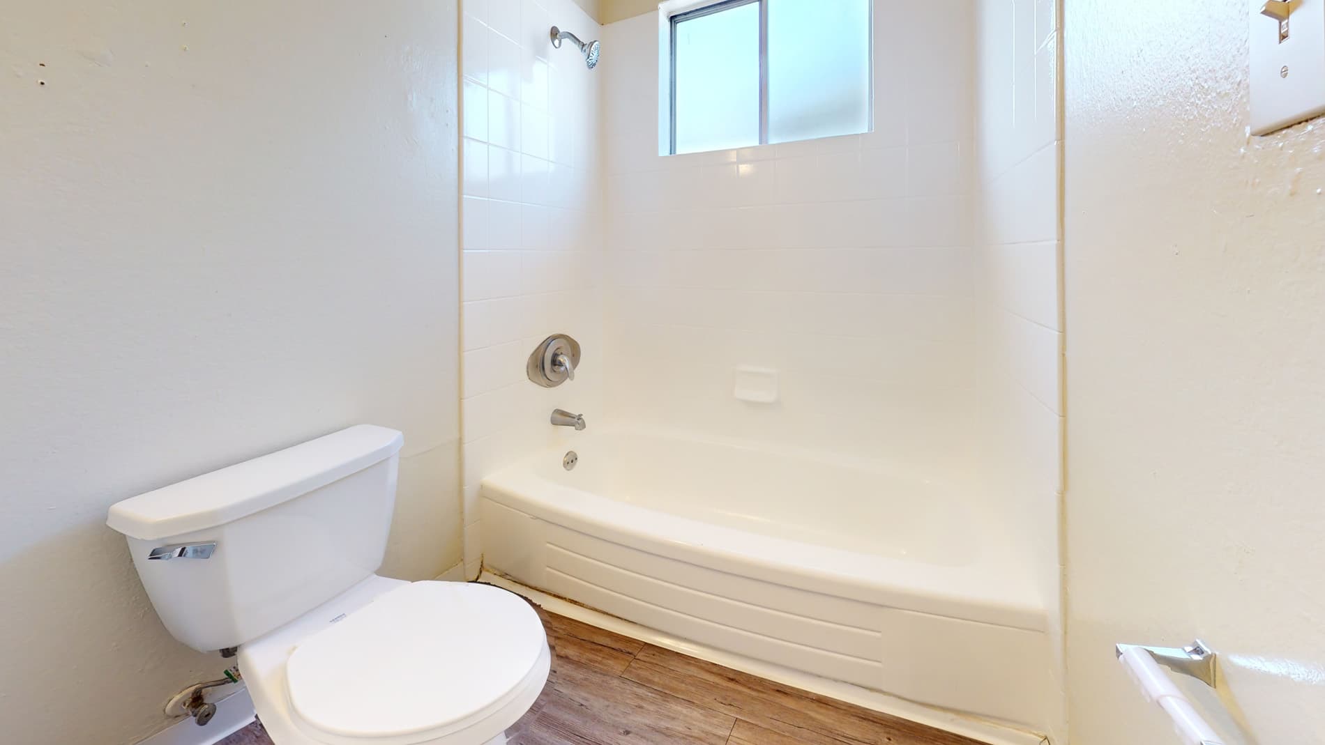 Bay Terrace 4 of 5