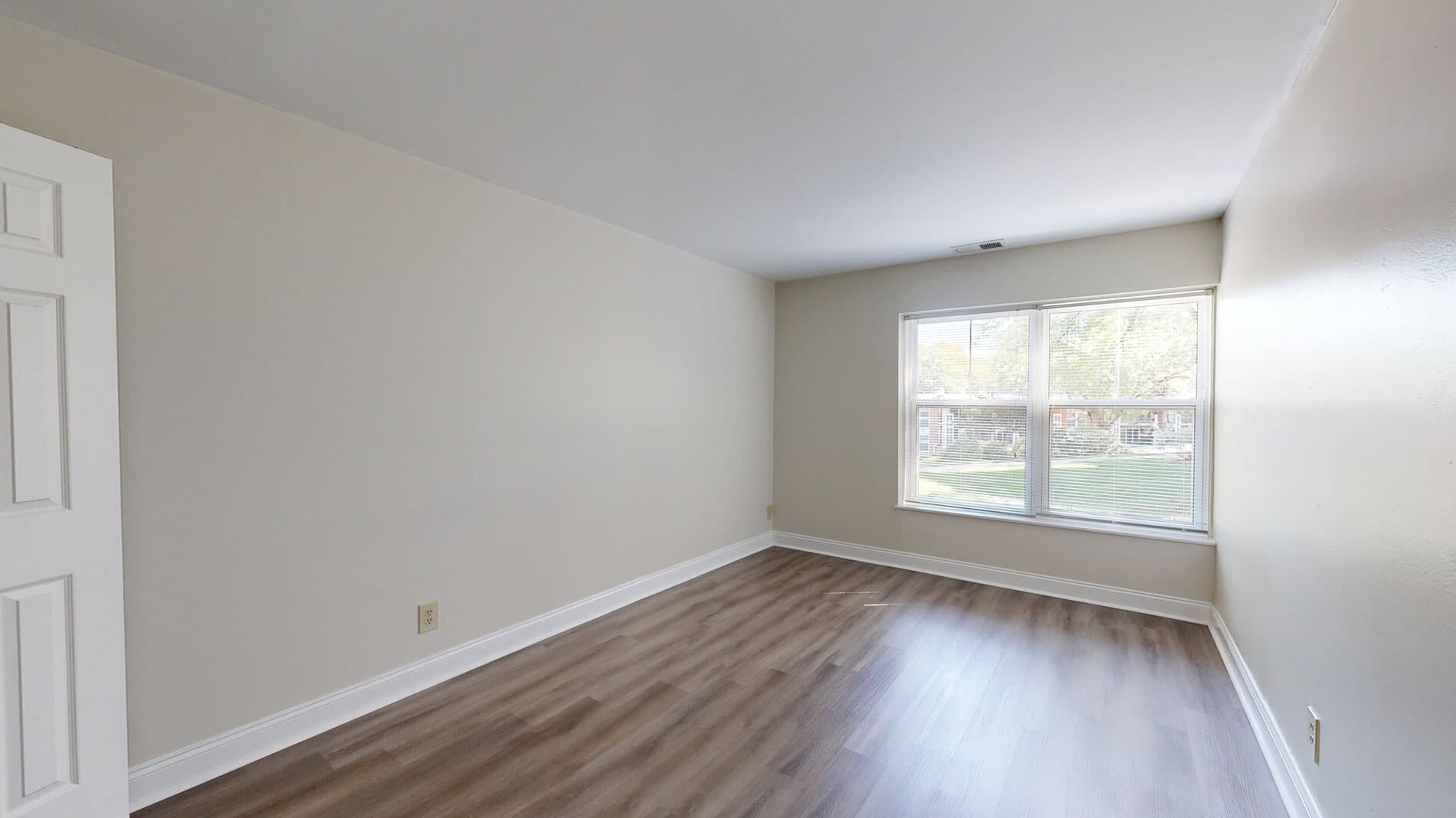 The Commons at Windsor Gardens 4 of 5