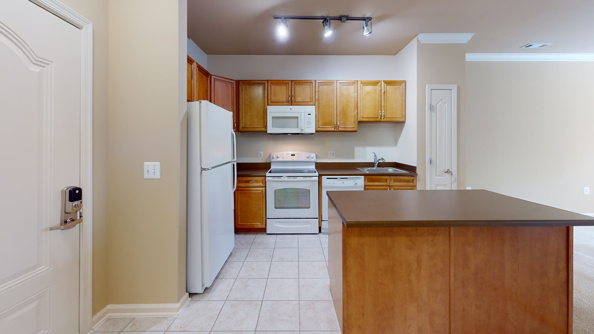 Signal Hill Apartment Homes 1 of 5
