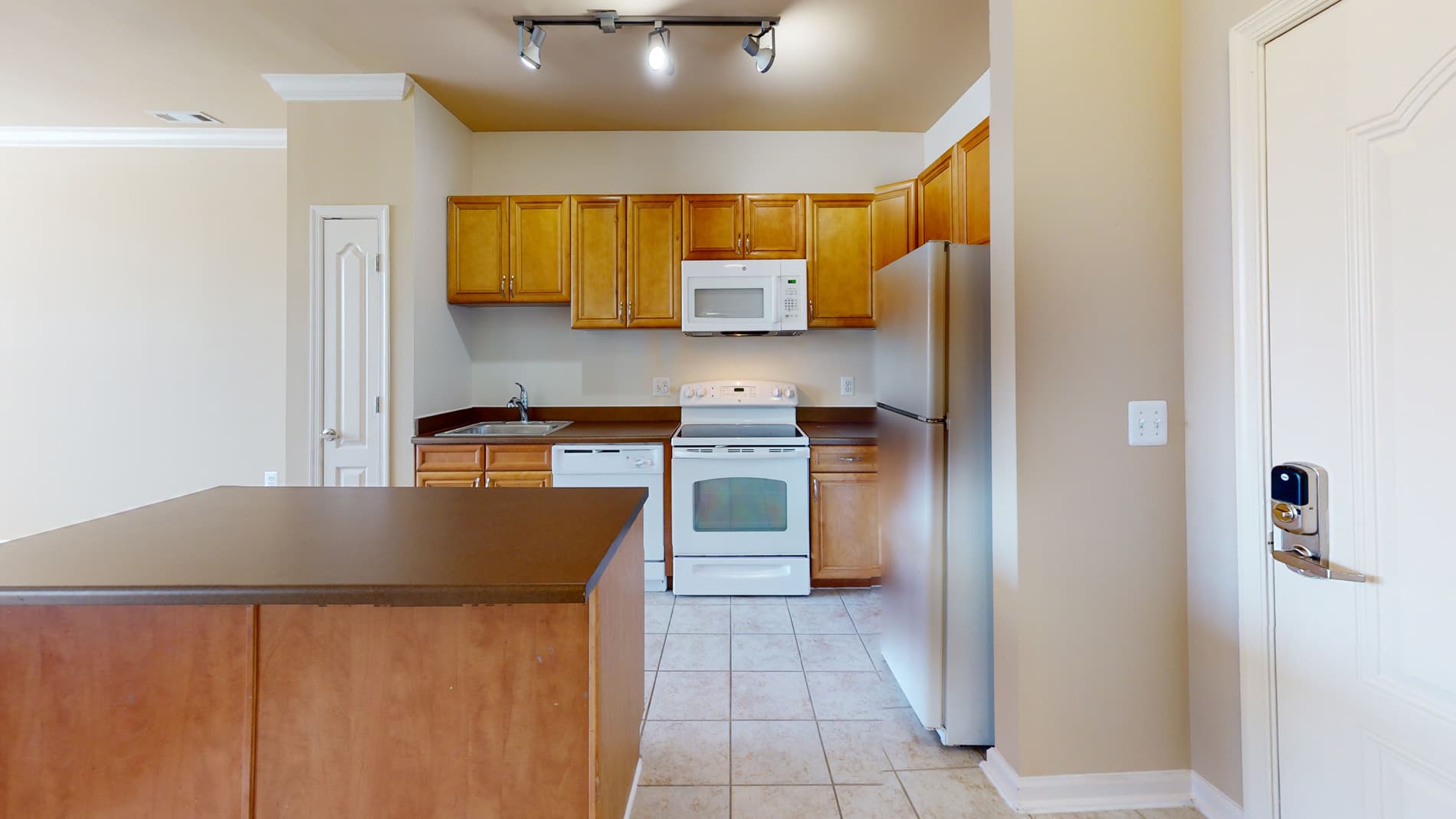 Signal Hill Apartment Homes 1 of 5