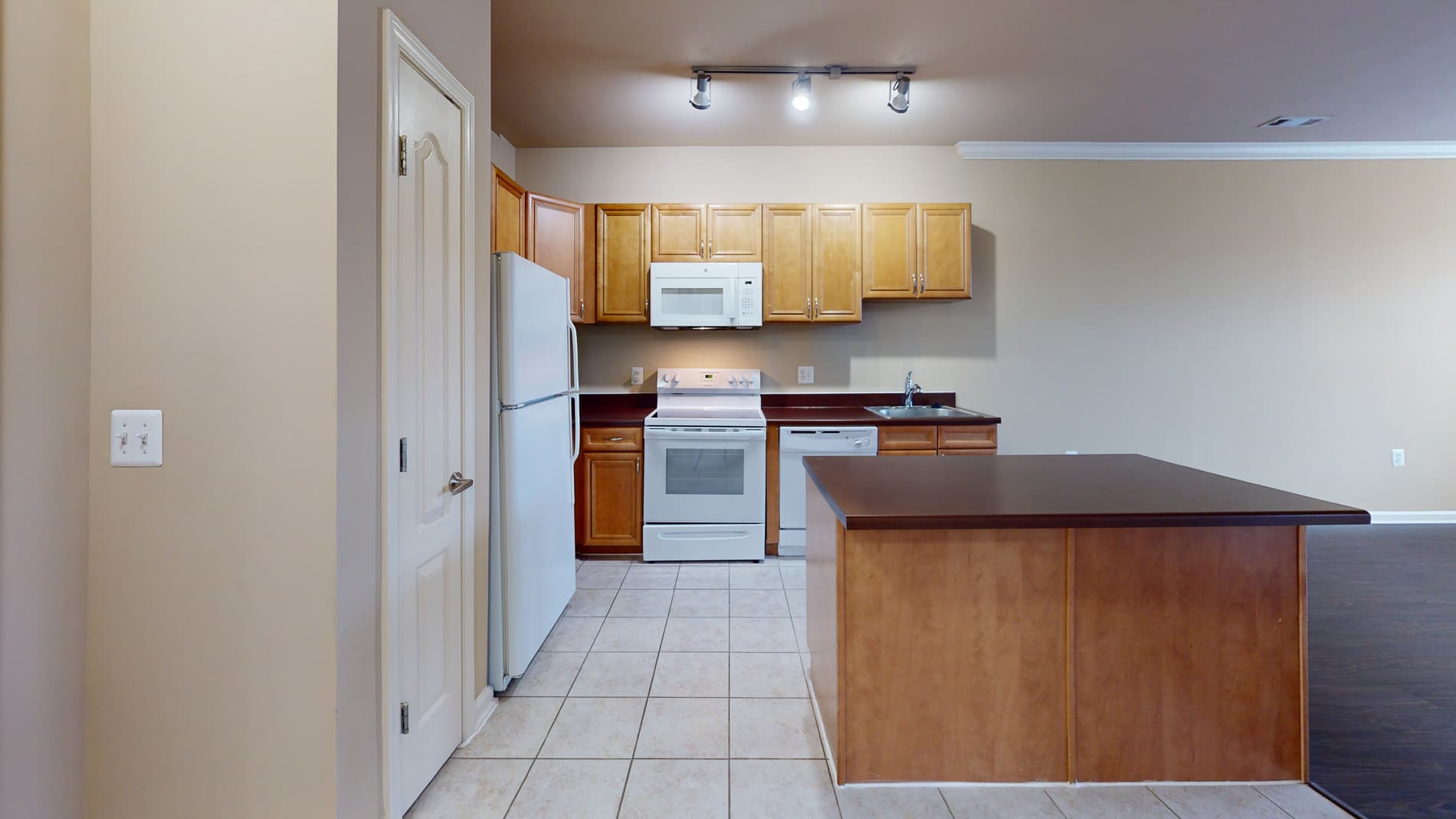 Signal Hill Apartment Homes 1 of 5