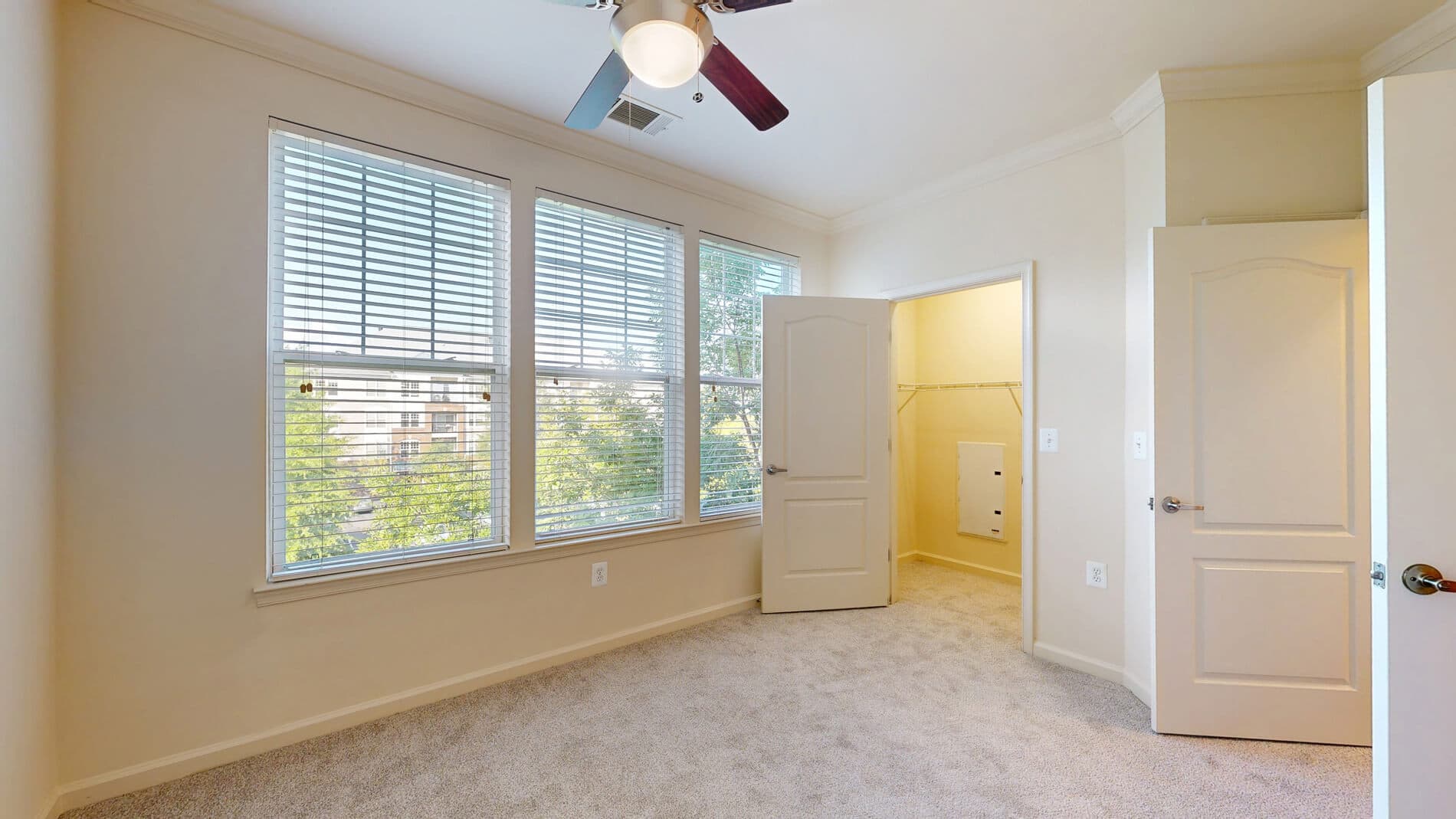 Signal Hill Apartment Homes 4 of 5