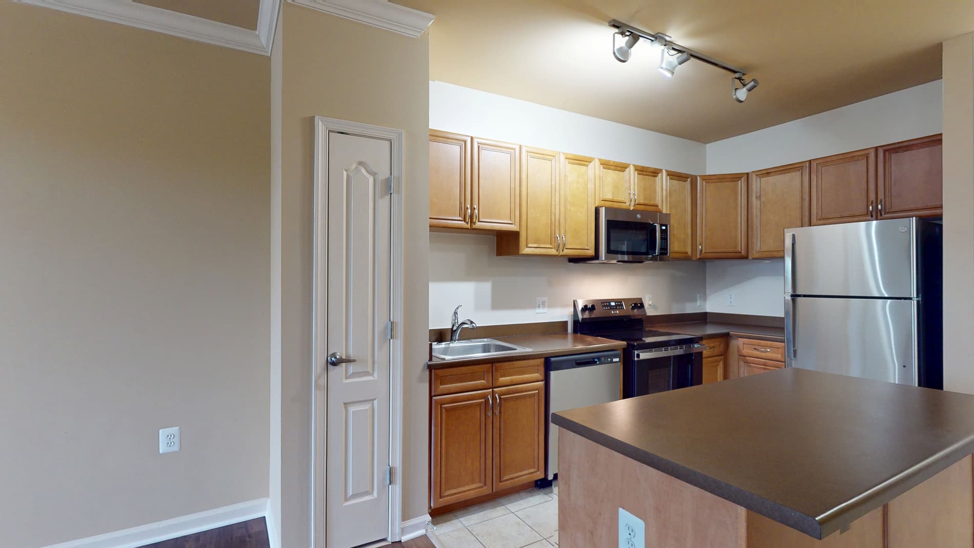 Signal Hill Apartment Homes 1 of 5