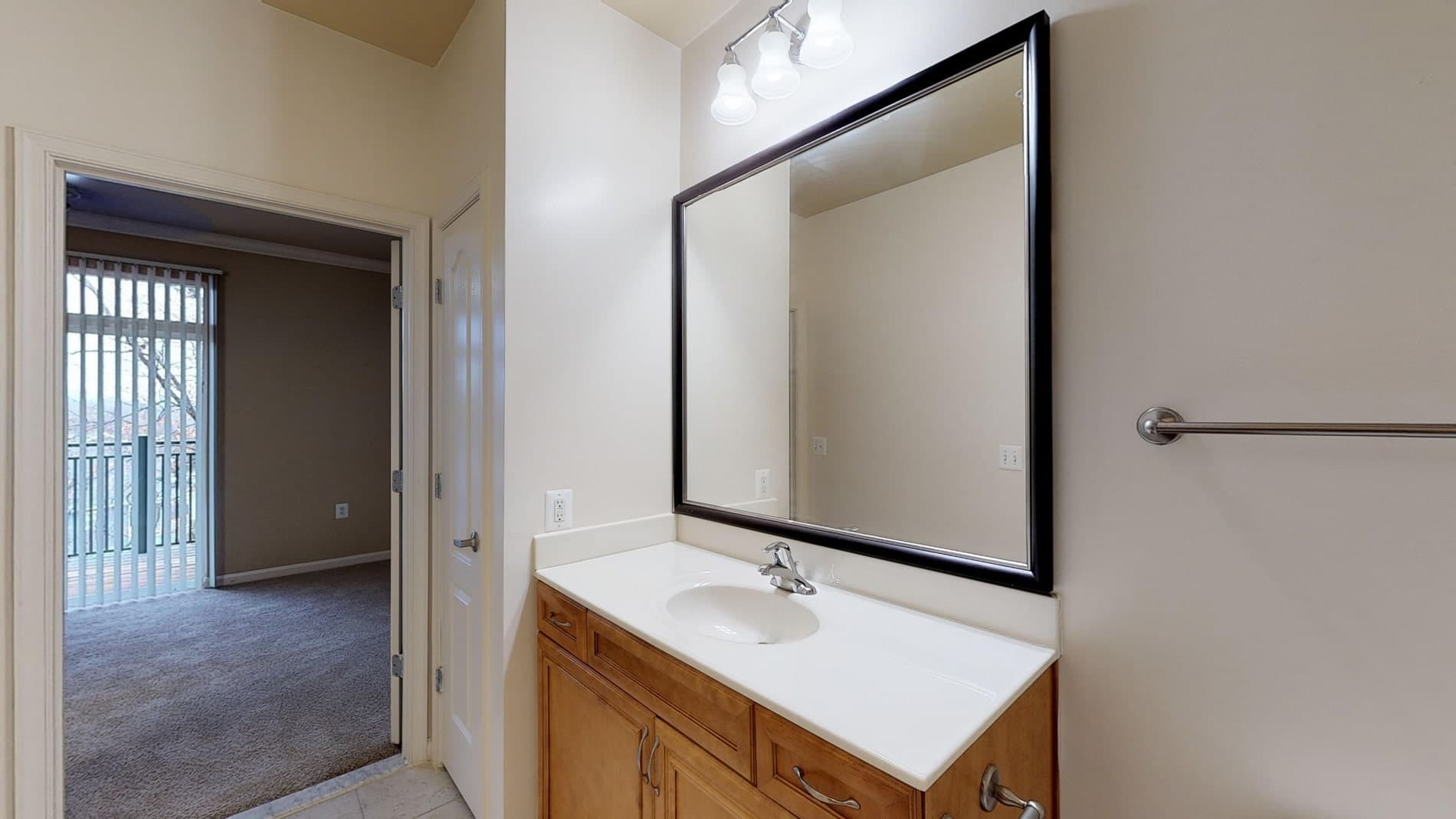 Signal Hill Apartment Homes 4 of 5