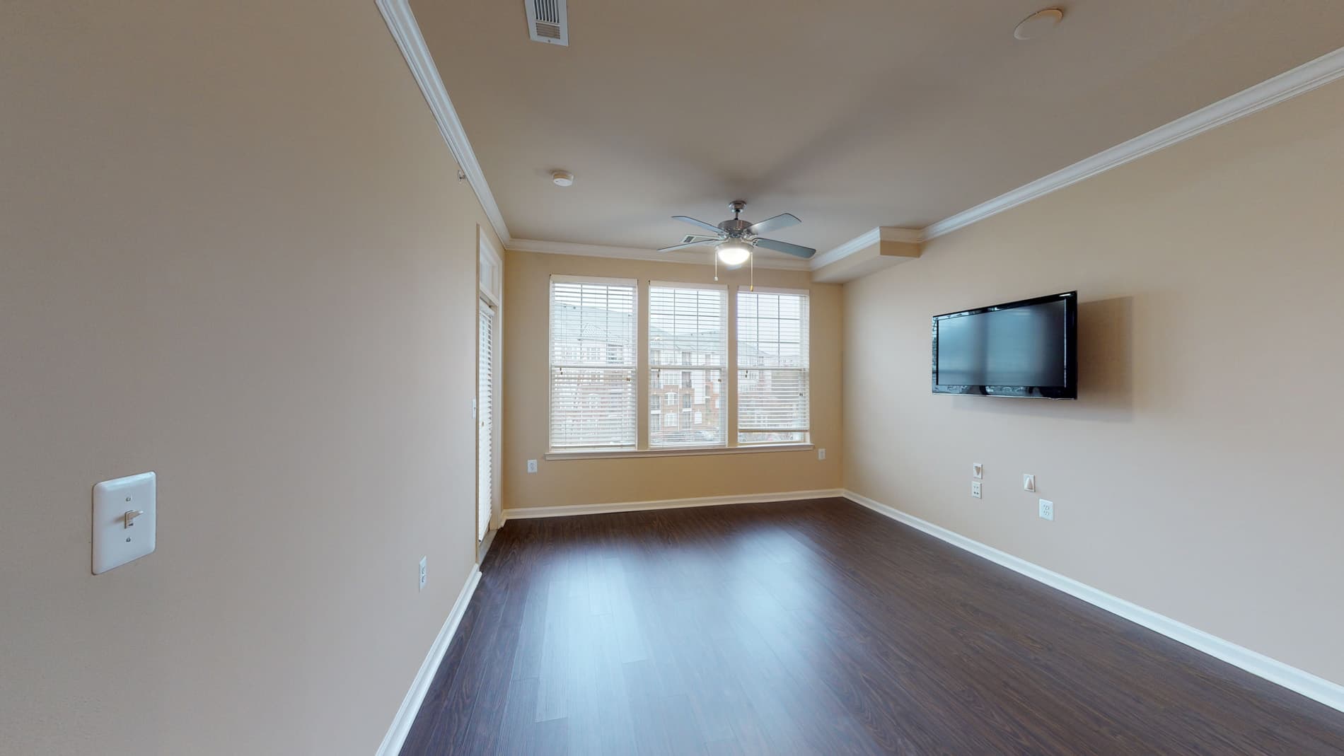 Signal Hill Apartment Homes 2 of 5