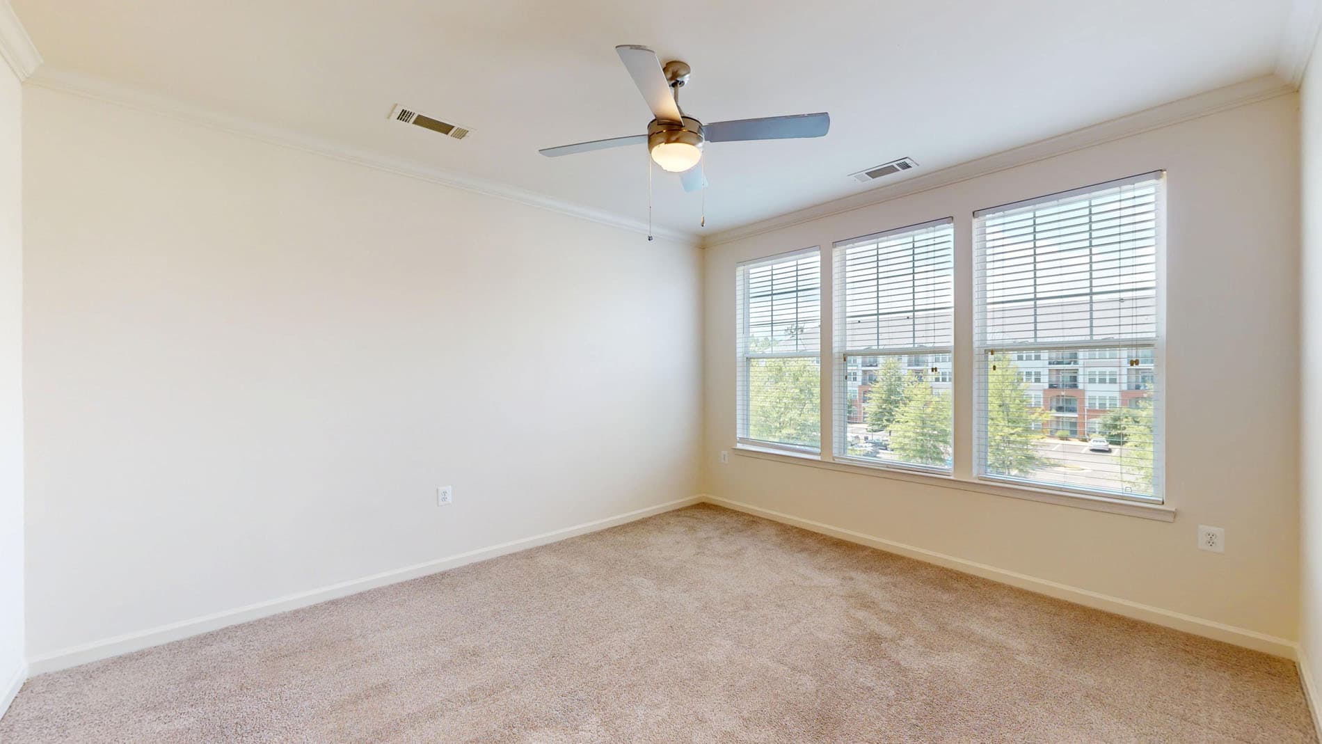 Signal Hill Apartment Homes 4 of 5