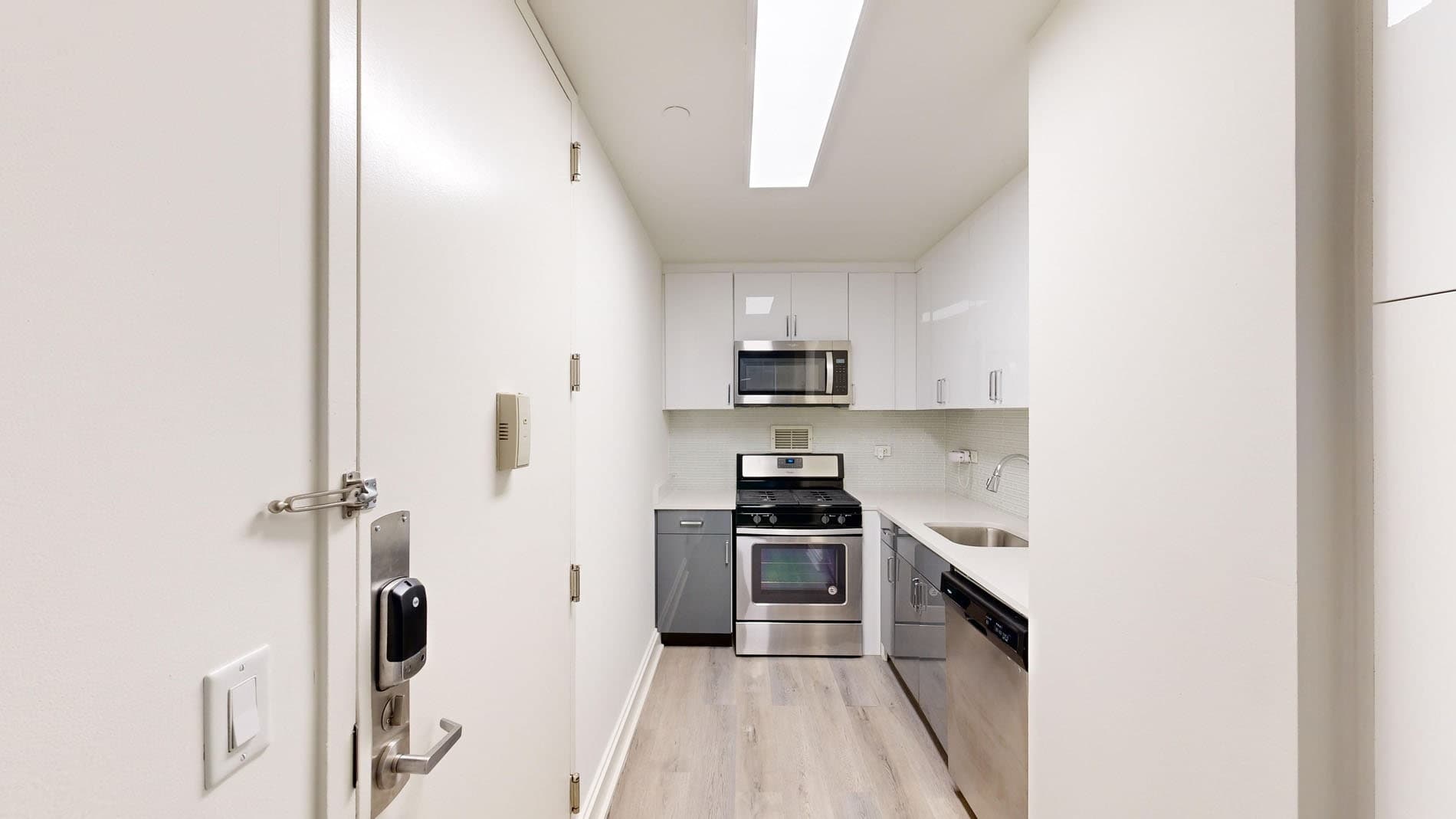 10 Hanover Square 1 of 5