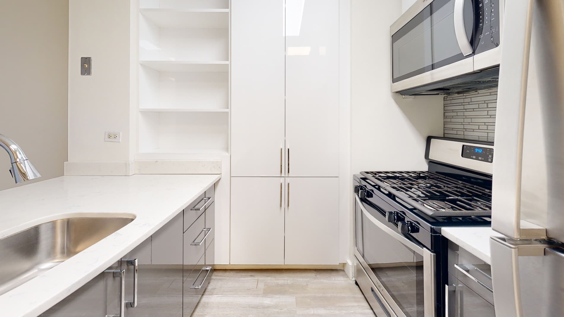 10 Hanover Square 1 of 5