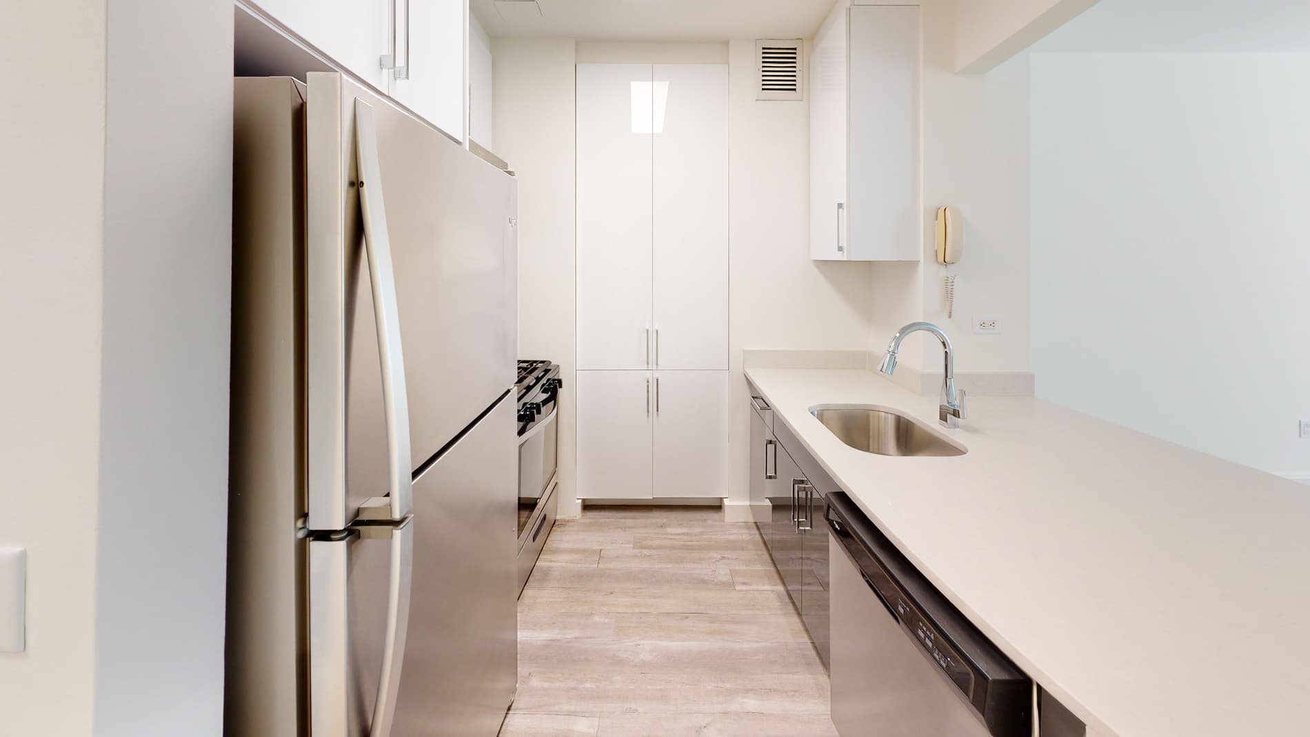 10 Hanover Square 1 of 4