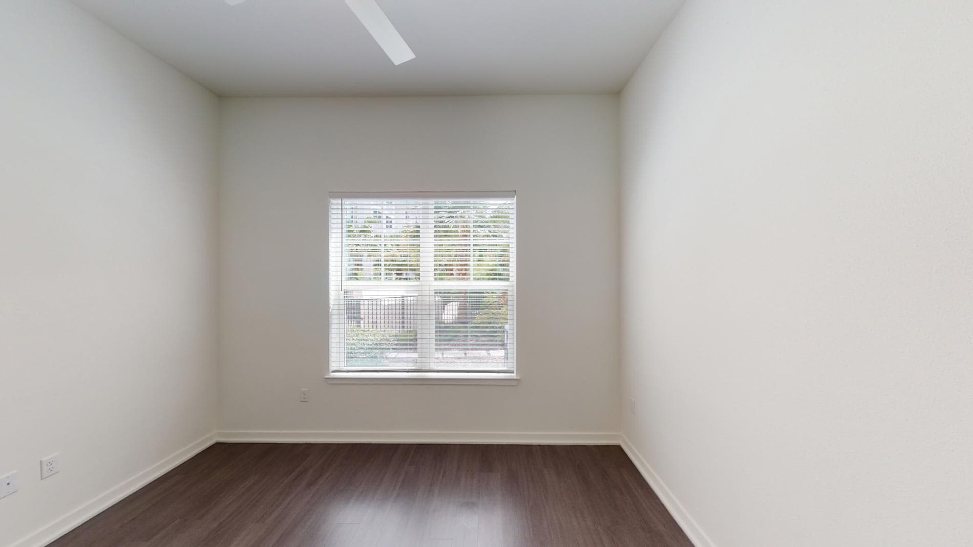 Essex Luxe Apartments 4 of 5