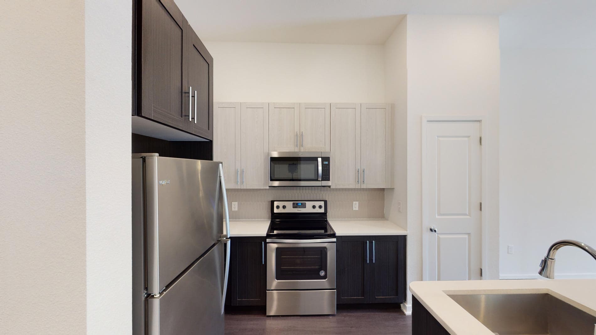 Essex Luxe Apartments 1 of 5