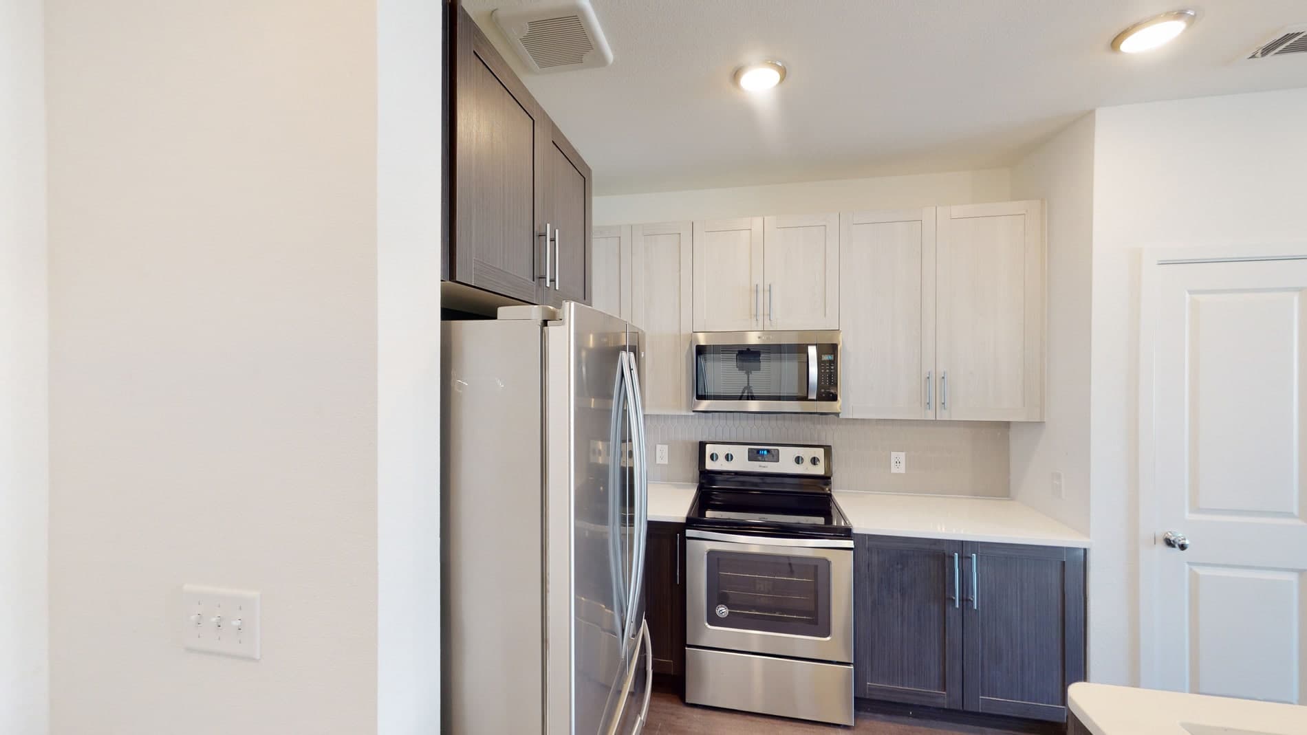 Essex Luxe Apartments 1 of 5