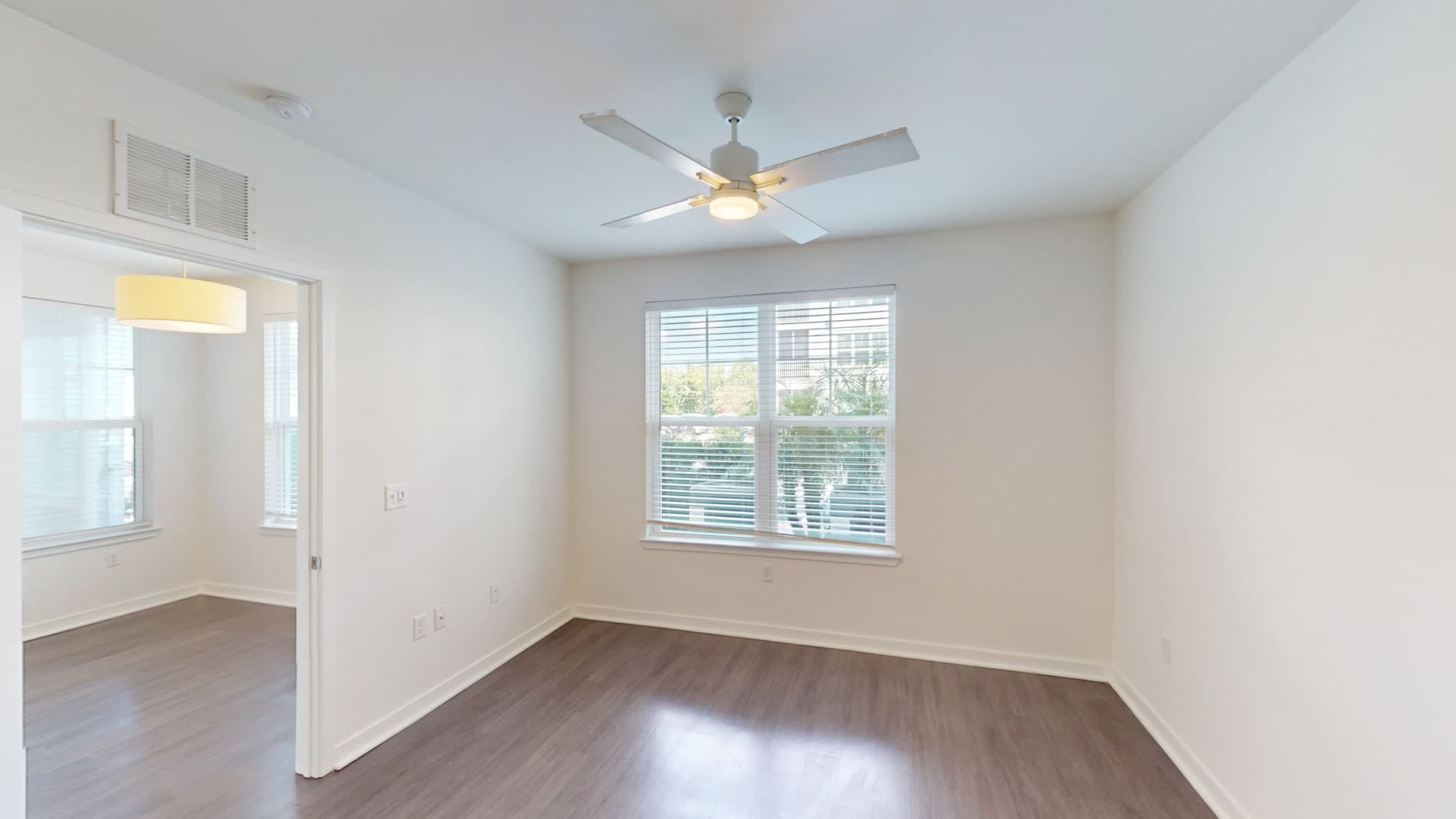 Essex Luxe Apartments 4 of 5