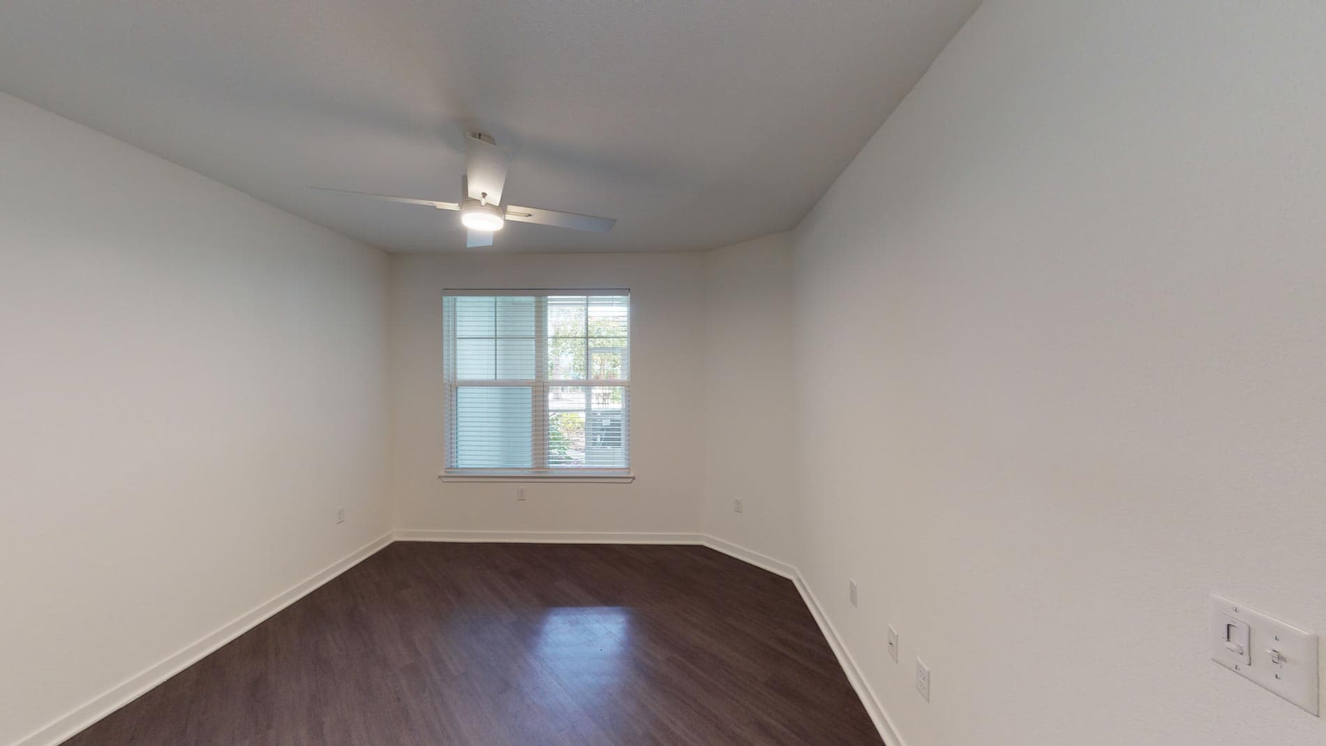 Essex Luxe Apartments 4 of 5