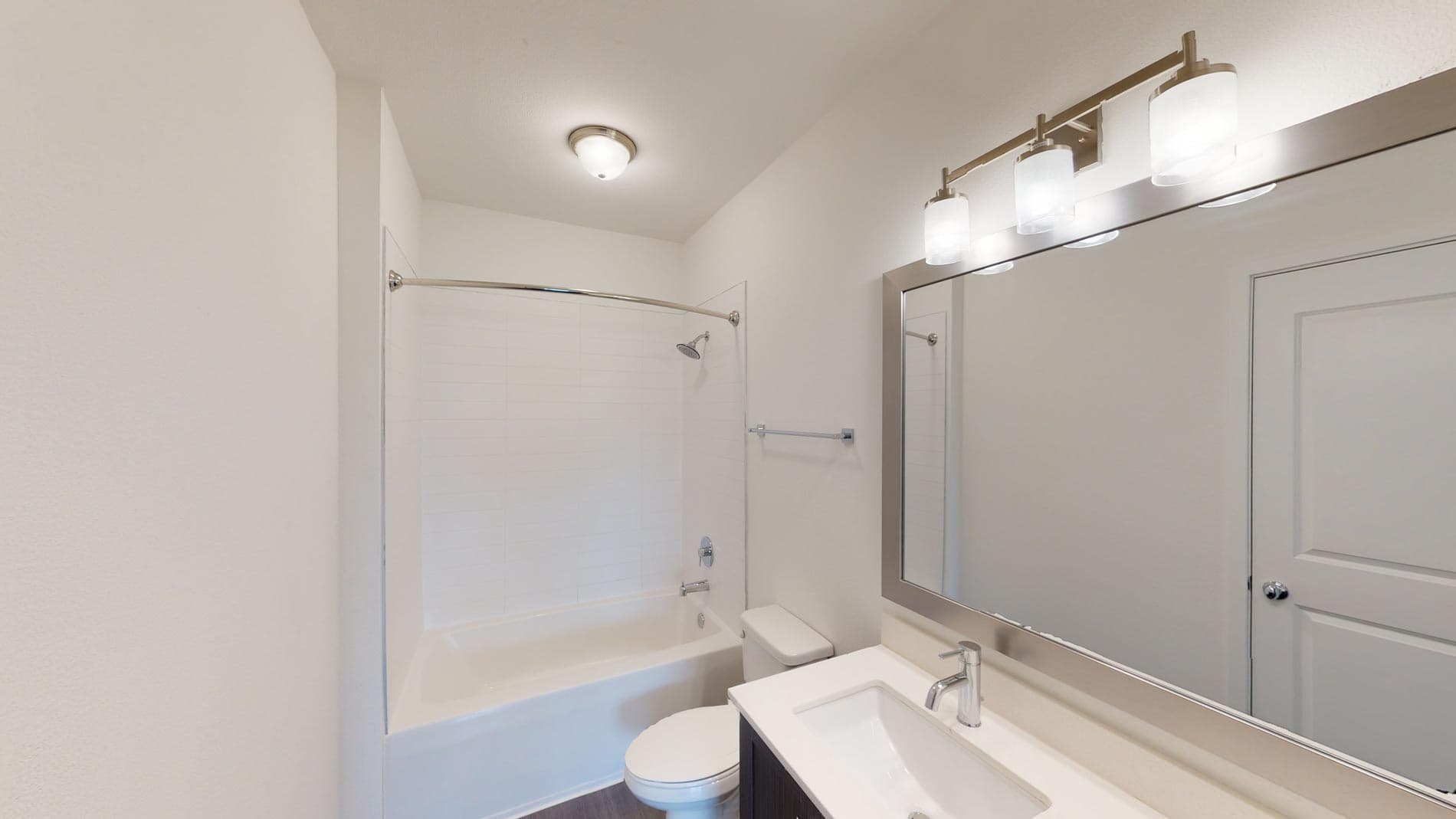 Essex Luxe Apartments 4 of 5