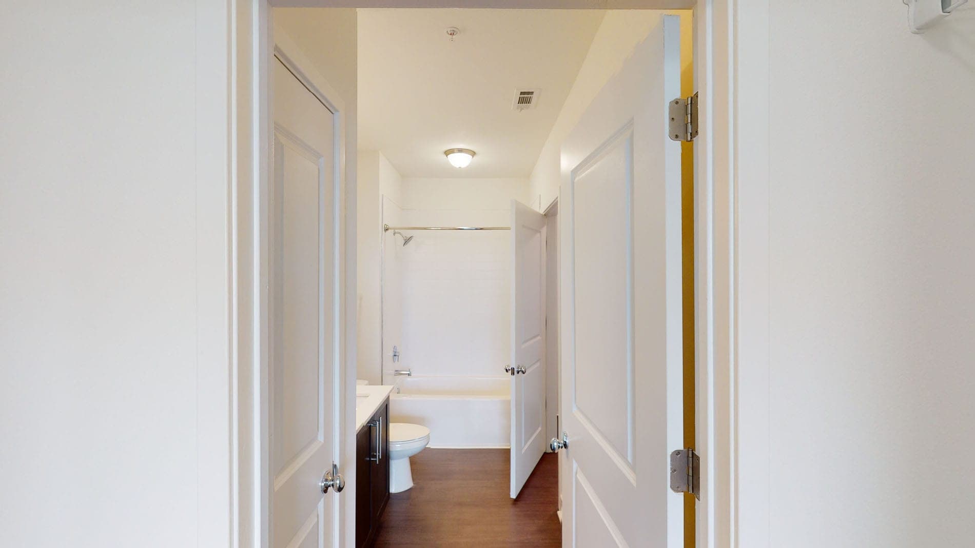 Essex Luxe Apartments 4 of 5