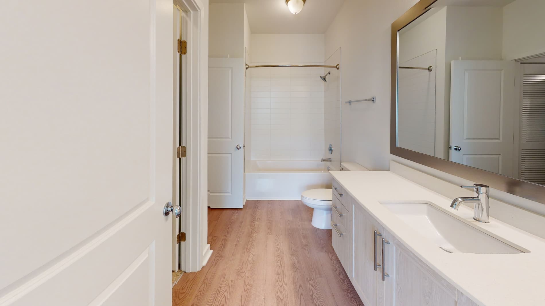 Essex Luxe Apartments 4 of 5