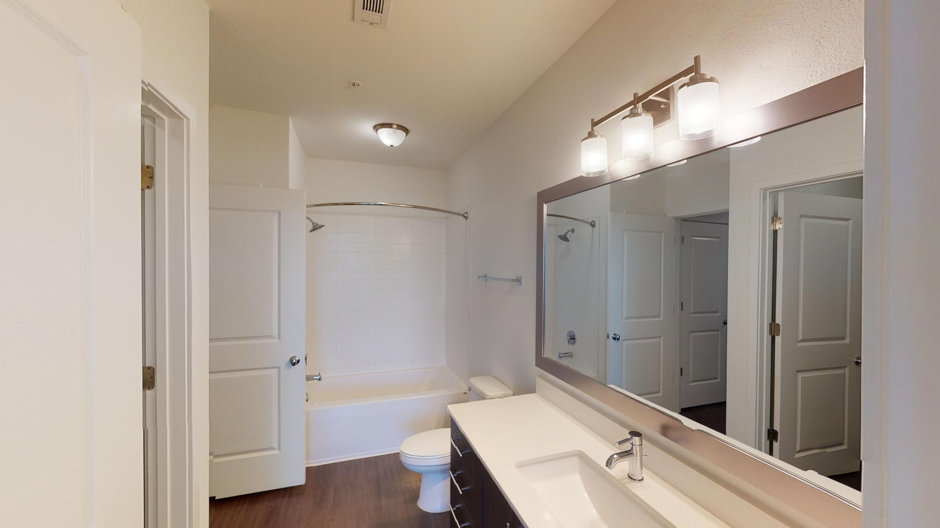 Essex Luxe Apartments 4 of 5