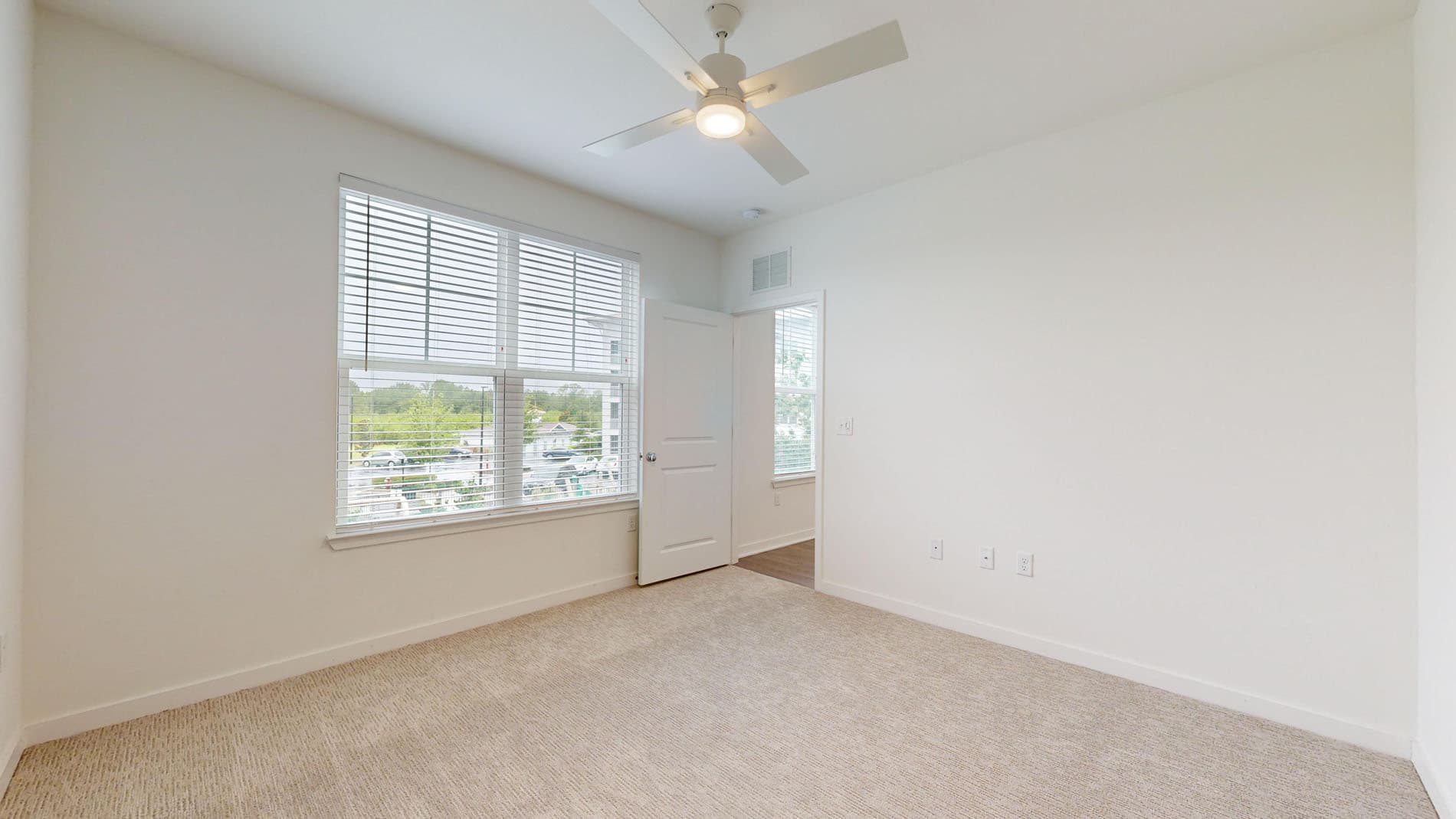 Essex Luxe Apartments 4 of 5