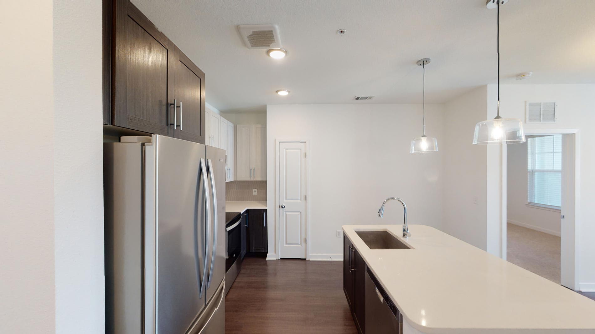 Essex Luxe Apartments 1 of 5