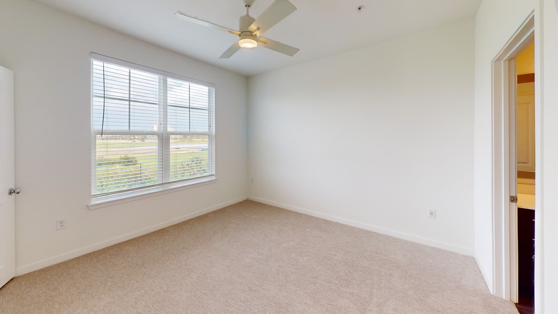 Essex Luxe Apartments 4 of 5