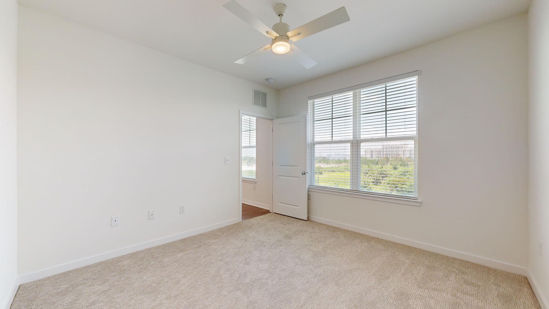 Essex Luxe Apartments 4 of 5